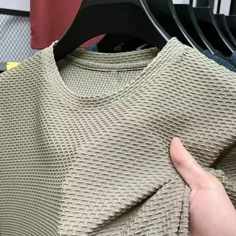 New Men's Business Casual Short Sleeved Bone Flower Solid Color T-shirt Fashion Breathable and Comfortable Summer Versatile Top
New Men's Business Casual Short Sleeved Bone Flower Solid Color T-shirt Fashion Breathable and Comfortable Summer Versatile Top