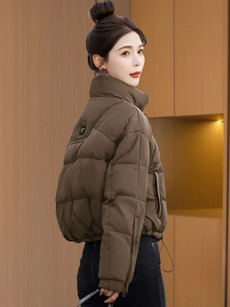 Женское зимнее хлопковое пальто Ele Red Thiened, свободное хлопковое пальто с воротником-стойкой, корейская одежда для поездок на работу
Женское зимнее хлопковое пальто Ele Red Thiened, свободное хлопковое пальто с воротником-стойкой, корейская одежда для поездок на работу