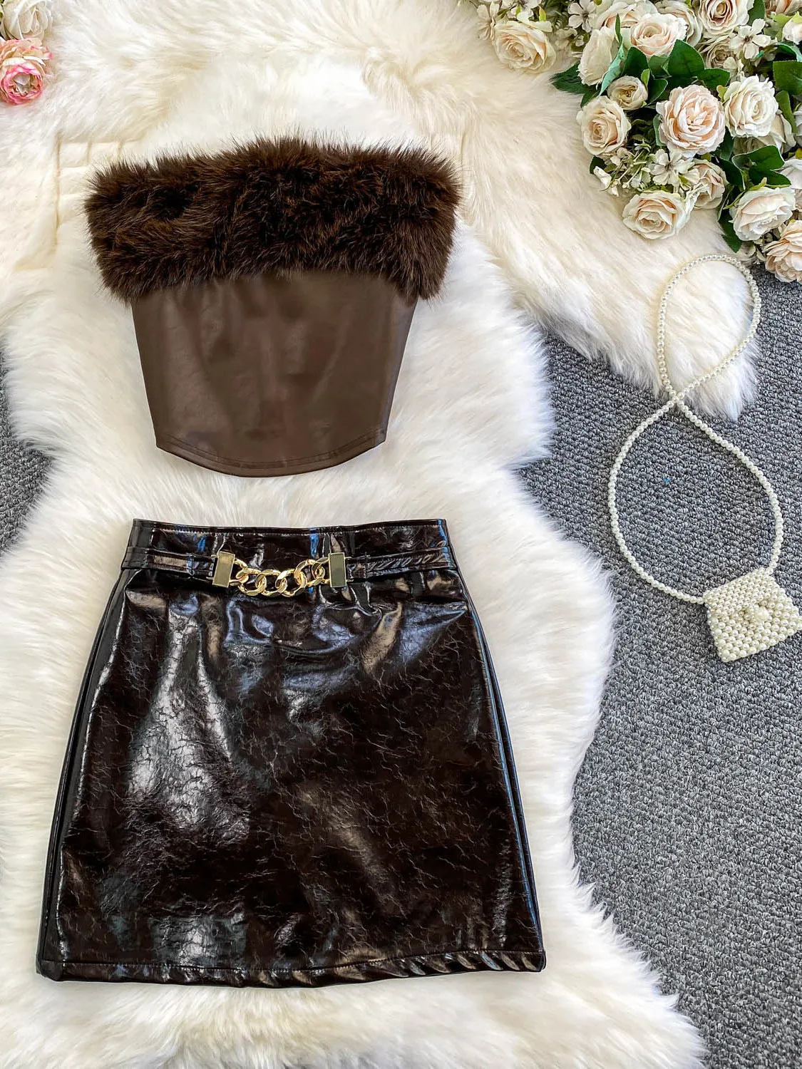 Faionable Heavy Embellied Комплект жилета из искусственной кожи с укороченным топом для похудения с металлической цепочкой и юбкой с высокой талией для модных G...
Faionable Heavy Embellied Комплект жилета из искусственной кожи с укороченным топом для похудения с металлической цепочкой и юбкой с высокой талией для модных G...