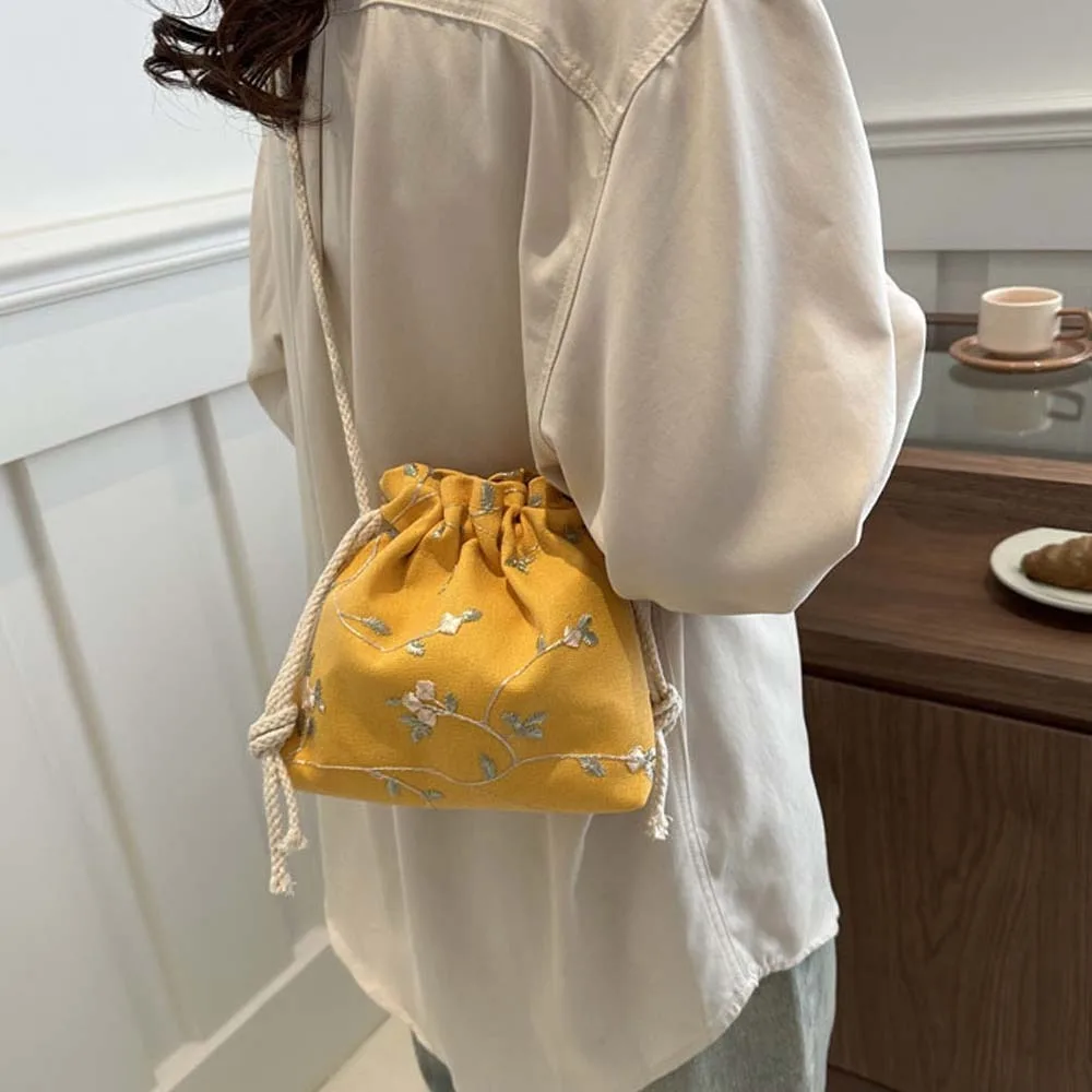 Breathable Crossbody Drawstring Bag Hanfu Accessories Large Capacity Chinese Bundle Pocket Yellow Foldable Cloth Pouch Party
Breathable Crossbody Drawstring Bag Hanfu Accessories Large Capacity Chinese Bundle Pocket Yellow Foldable Cloth Pouch Party