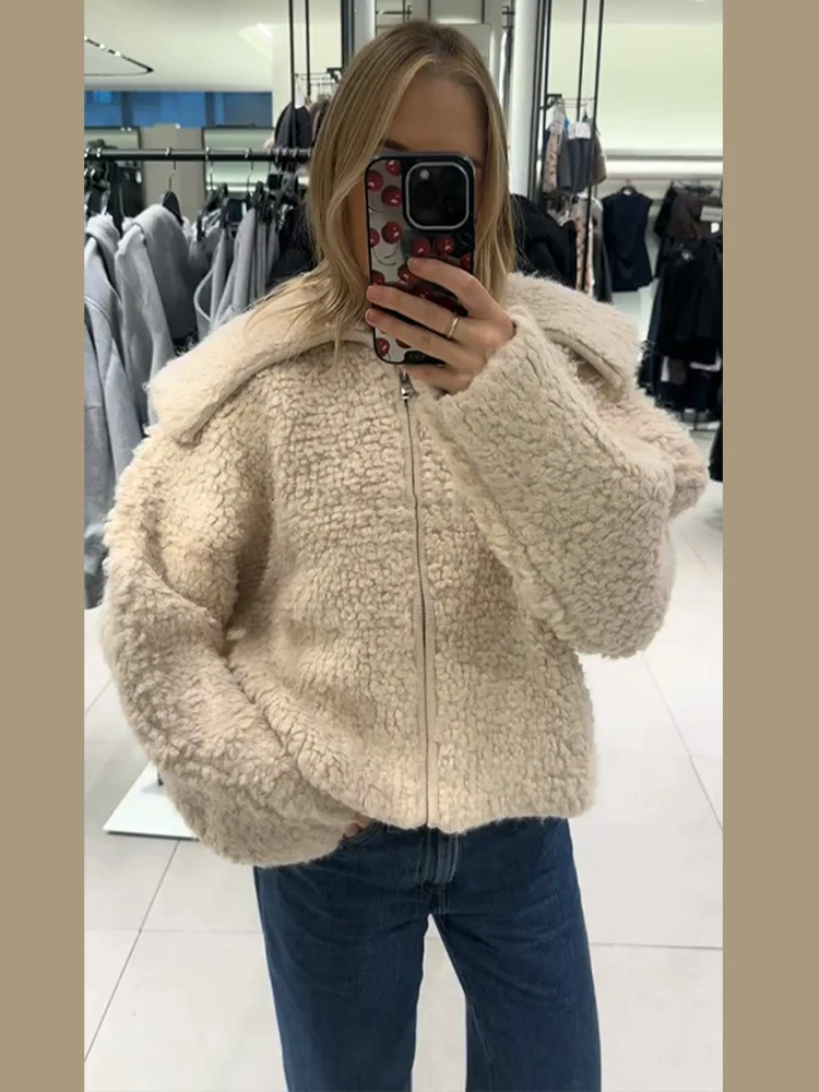 2026 Spring Women Zipper Coat Elegant Long Sleeve Zippers Big Turn-down Collar Fur Jacket Female Fashion Lady Thick Warm Outwear
2026 Spring Women Zipper Coat Elegant Long Sleeve Zippers Big Turn-down Collar Fur Jacket Female Fashion Lady Thick Warm Outwear