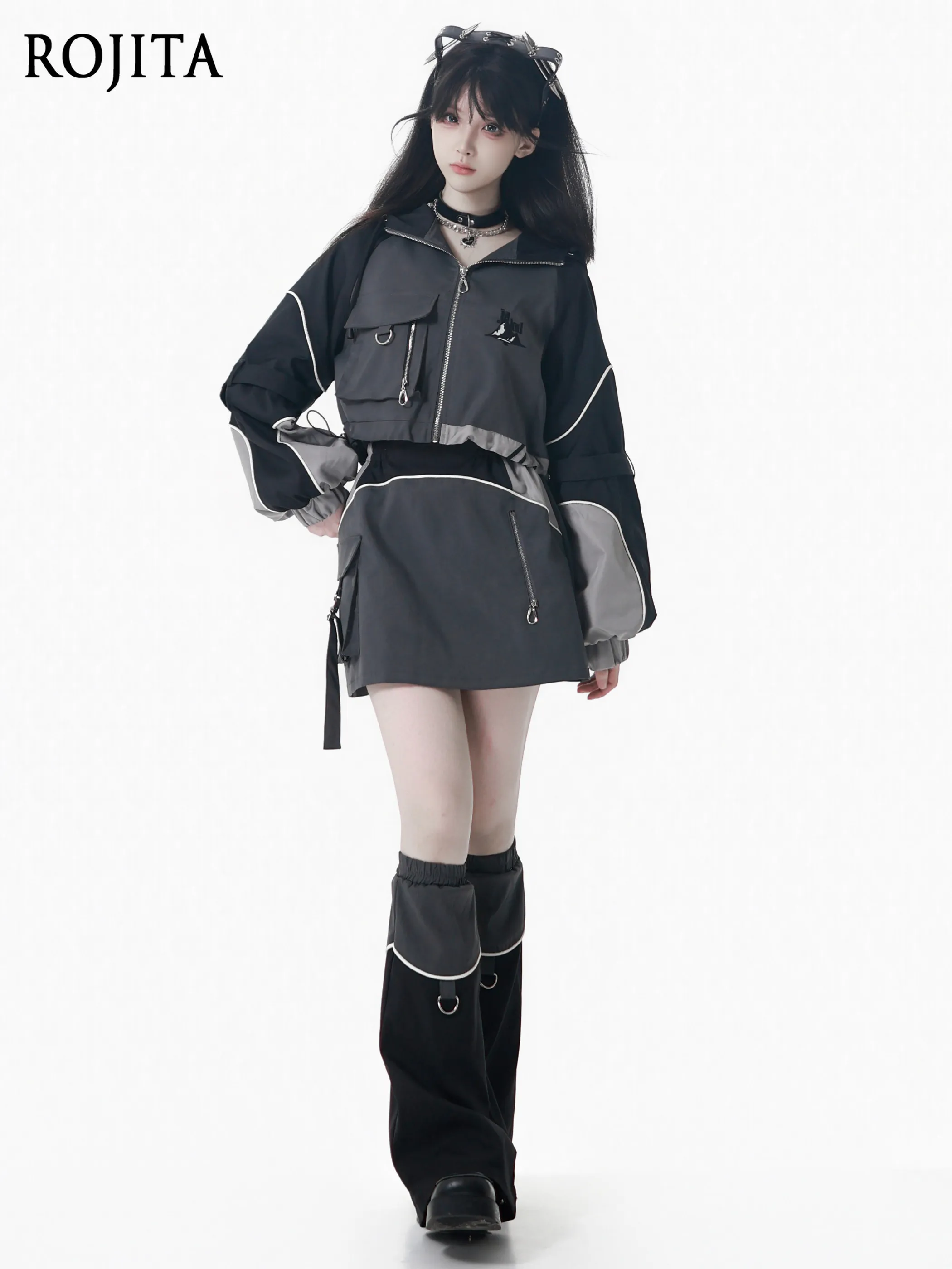 Black and Gray Functional Embroidery Autumn Winter Design Jacket and Pants Set Futuristic Autumn Winter Outdoor Casual Style
Black and Gray Functional Embroidery Autumn Winter Design Jacket and Pants Set Futuristic Autumn Winter Outdoor Casual Style