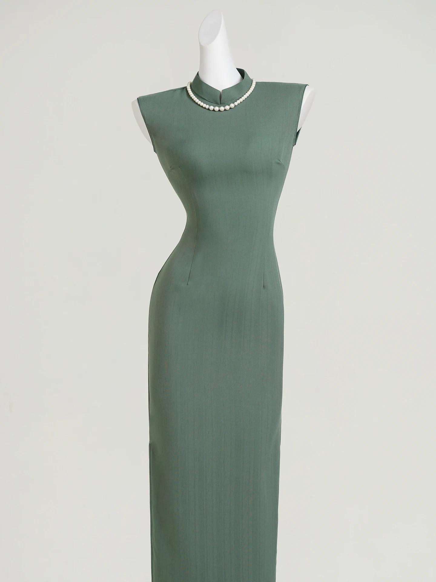 Unique Young Women's Sleeveless Qipao Green Summer 2026 New Retro Style Slimming Beautiful Chinese Traditional Low Slit Long ...
Unique Young Women's Sleeveless Qipao Green Summer 2026 New Retro Style Slimming Beautiful Chinese Traditional Low Slit Long ...