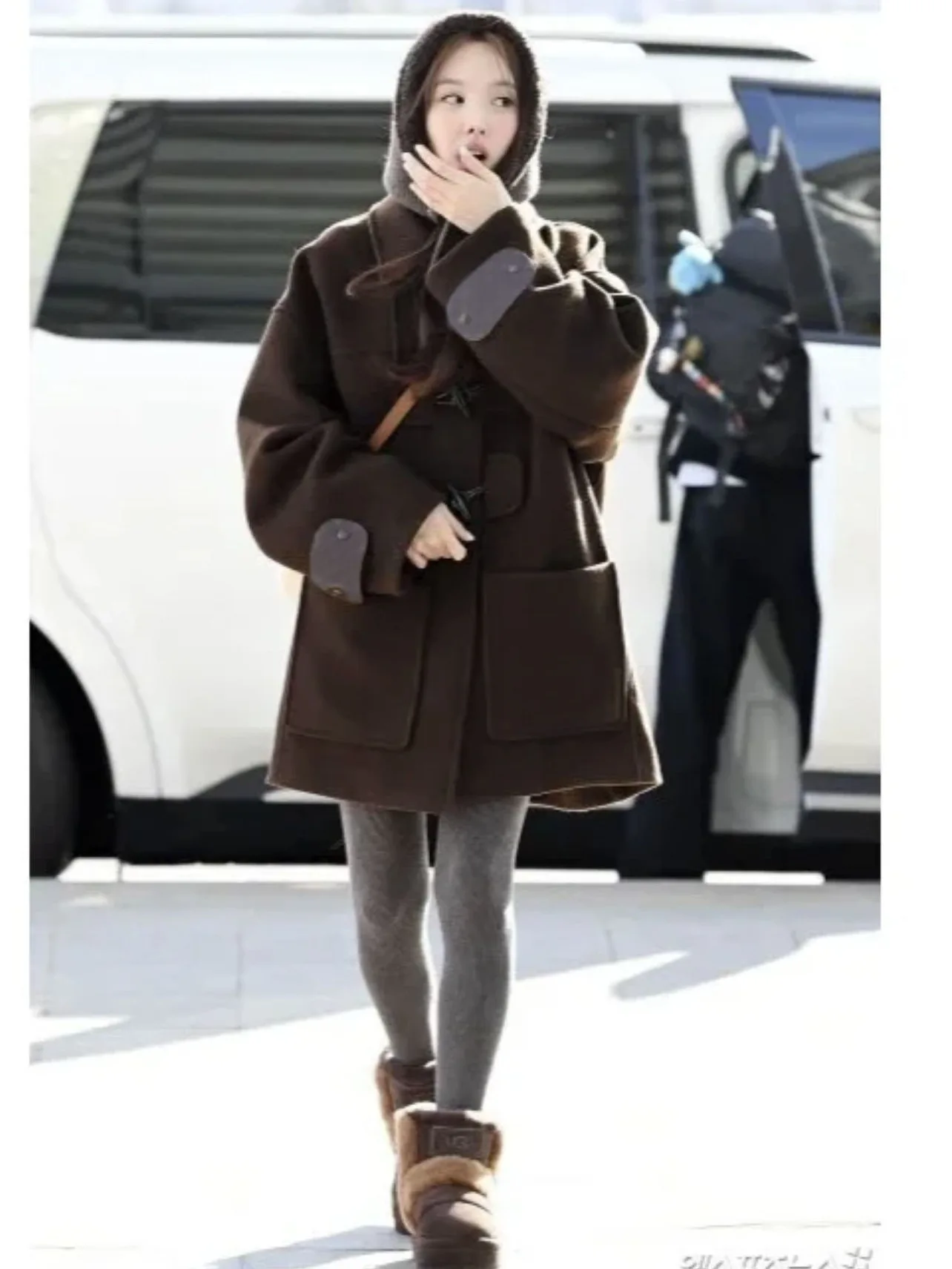 EXJR Lin Na Chain Coffee Color Buttoned Woolen Coat Women's Autumn Winter New College Style Woolen Outerwear Straight Cut Thi...
EXJR Lin Na Chain Coffee Color Buttoned Woolen Coat Women's Autumn Winter New College Style Woolen Outerwear Straight Cut Thi...