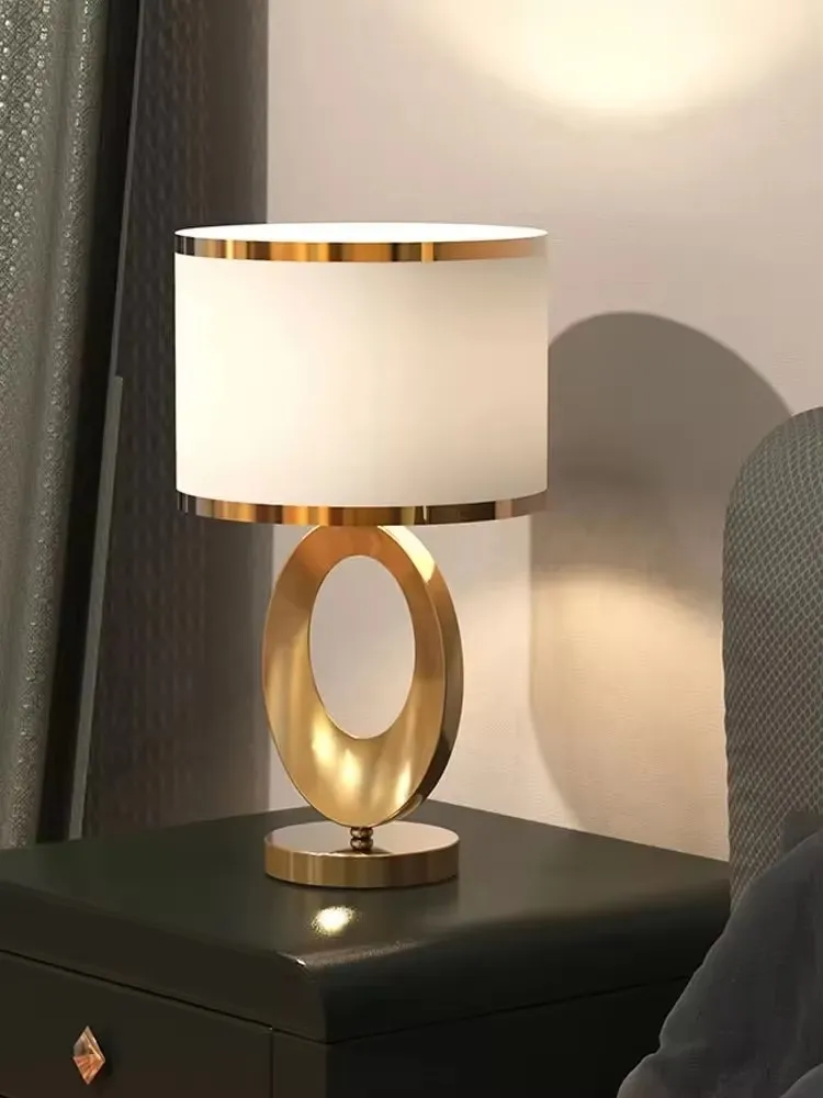 postmodern metal Fabric Table Lamp Nordic Living Room Study Desk Light Simple Modern Decoration Bedroom Bedside Night Lamp
postmodern metal Fabric Table Lamp Nordic Living Room Study Desk Light Simple Modern Decoration Bedroom Bedside Night Lamp 