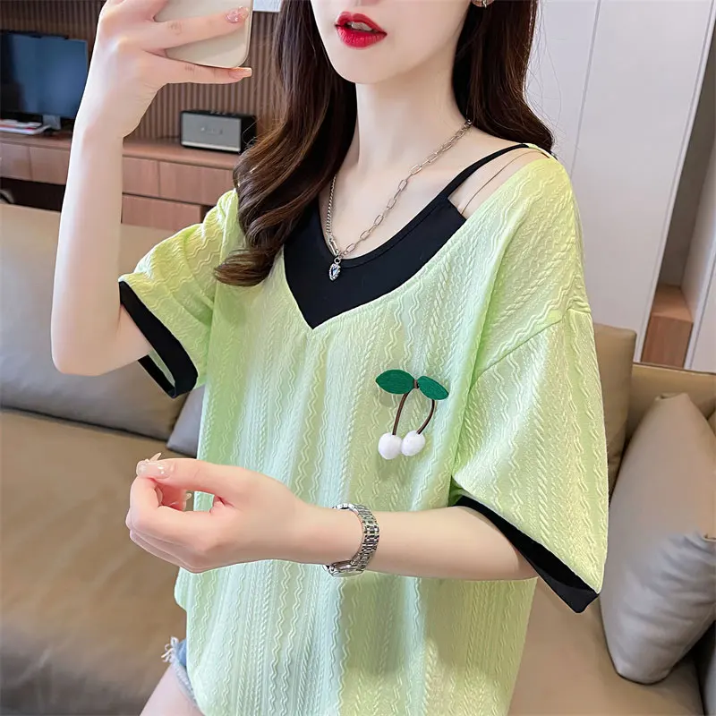 plus Size Women's V-Neck Short Sleeve T-Shirt Loose Fit Korean Style Splice Top Summer New Arrival Casual Commute Fashion
plus Size Women's V-Neck Short Sleeve T-Shirt Loose Fit Korean Style Splice Top Summer New Arrival Casual Commute Fashion
