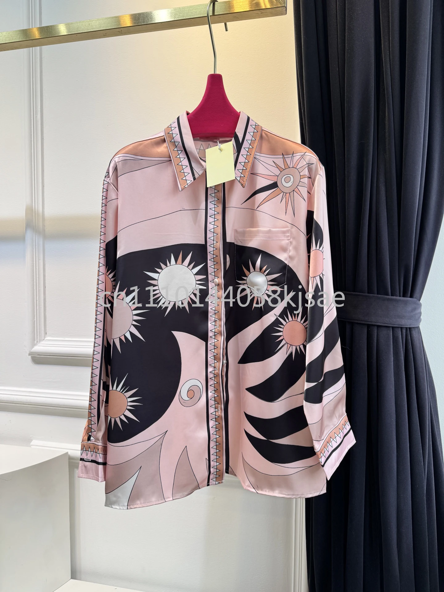 2026 Luxury Design Women's Pink Shirts with Letter Signature Logo Designer Brand Lady Loose Long Sleeve T-shirts
2026 Luxury Design Women's Pink Shirts with Letter Signature Logo Designer Brand Lady Loose Long Sleeve T-shirts