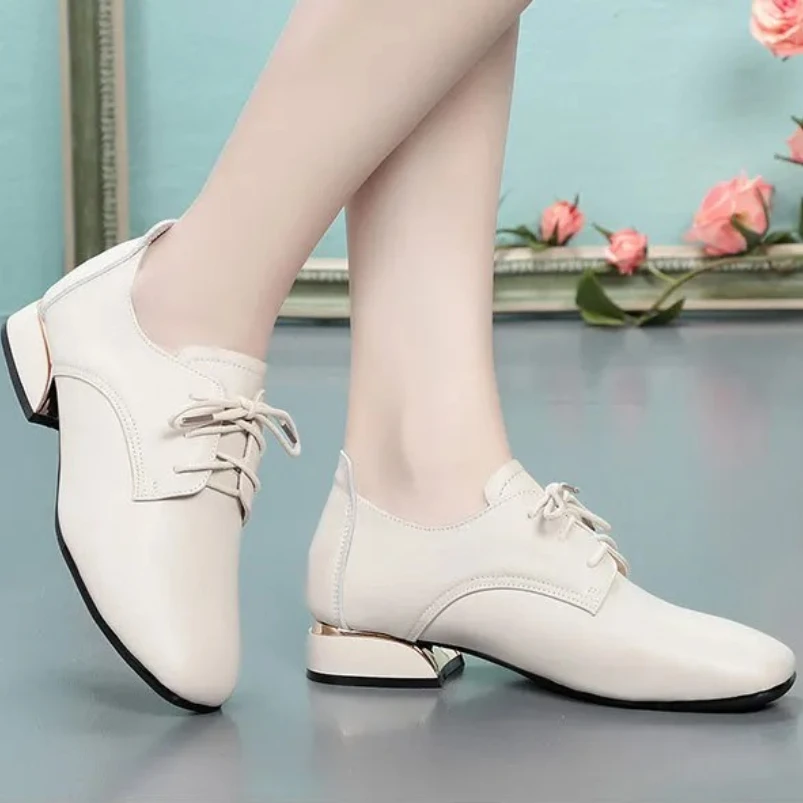2025 женские туфли-оксфорды на плоской подошве из коровьей кожи со шнуровкой и круглым носком, градиентного цвета, мягкая удобная повседневная женская обувь на каждый день
2025 женские туфли-оксфорды на плоской подошве из коровьей кожи со шнуровкой и круглым носком, градиентного цвета, мягкая удобная повседневная женская обувь на каждый день