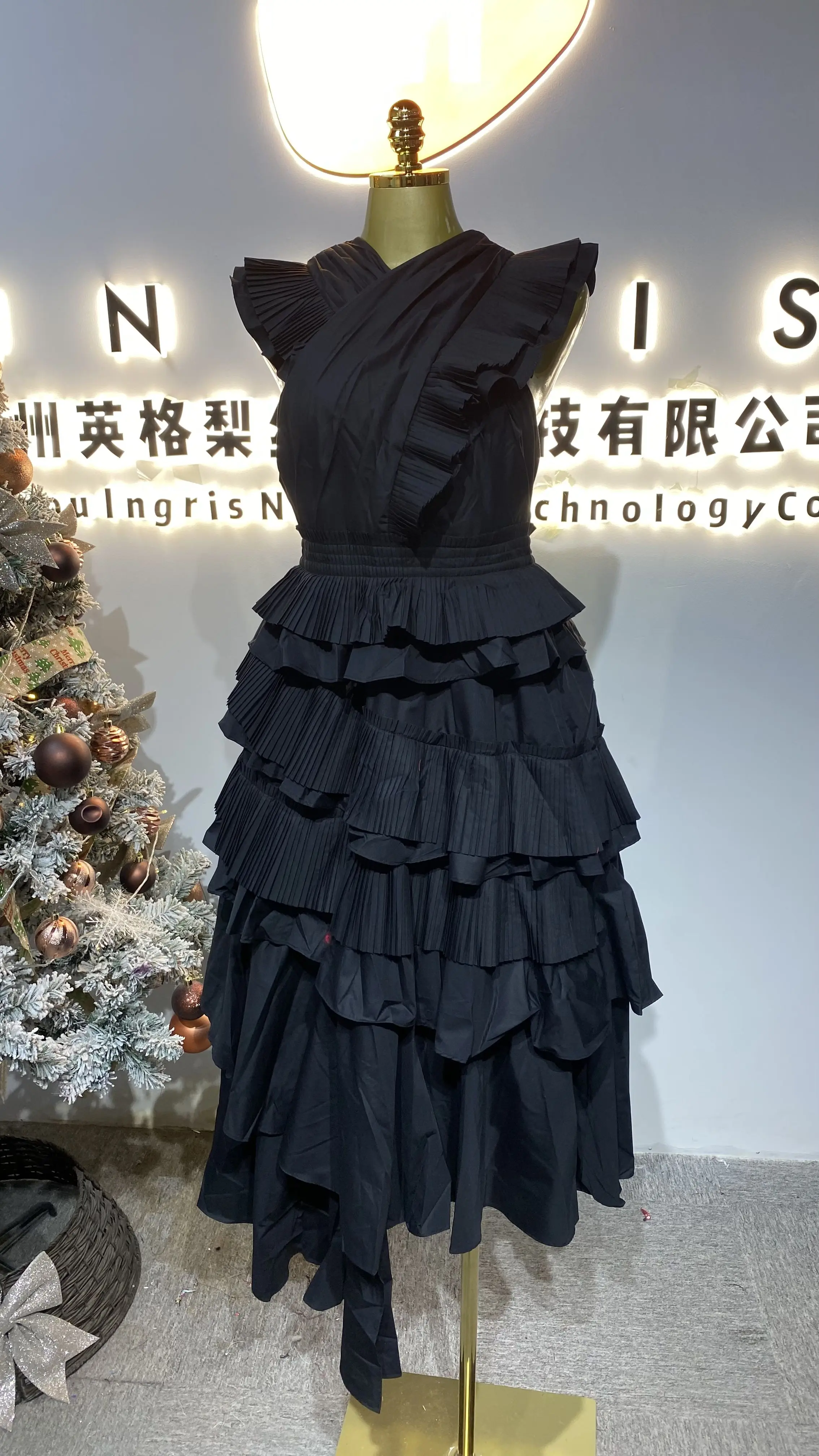 A luxurious and elegant floral color-blocked herringbone tie bow-cinched A-line casual washable dress.-GZXX568
A luxurious and elegant floral color-blocked herringbone tie bow-cinched A-line casual washable dress.-GZXX568