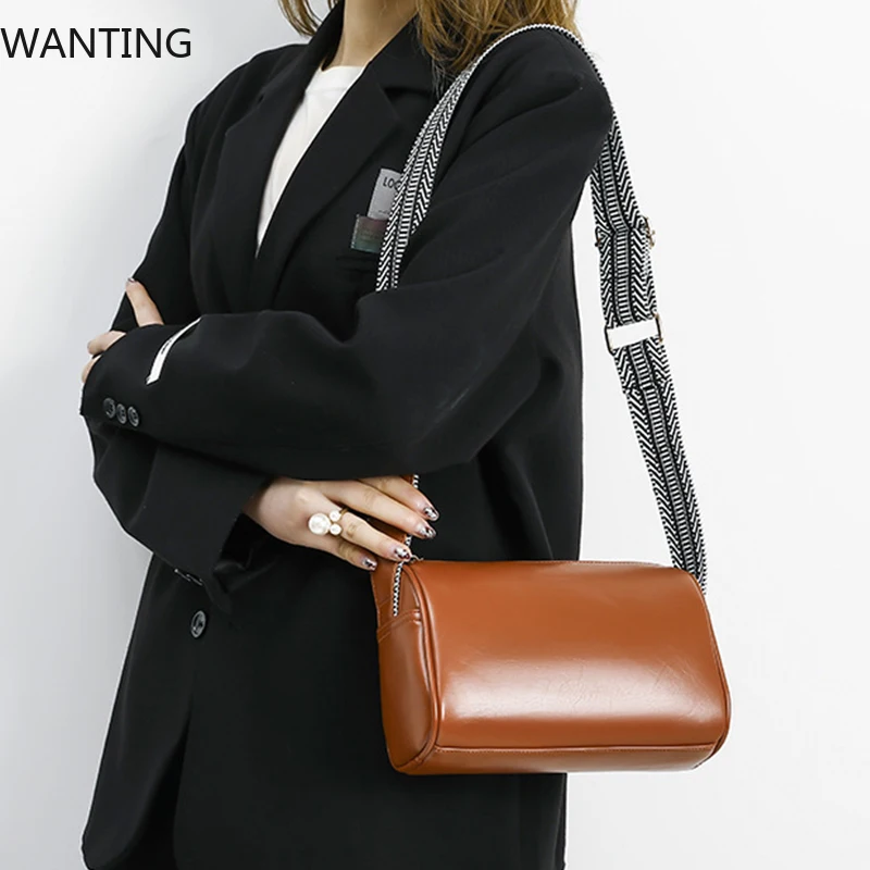 Women Bags 2025 New Fashion Shoulder Bag PU Leather Boston Retro Style Handbag Minimalist Leisure Girl's Crossbody Bag A2156
Women Bags 2025 New Fashion Shoulder Bag PU Leather Boston Retro Style Handbag Minimalist Leisure Girl's Crossbody Bag A2156