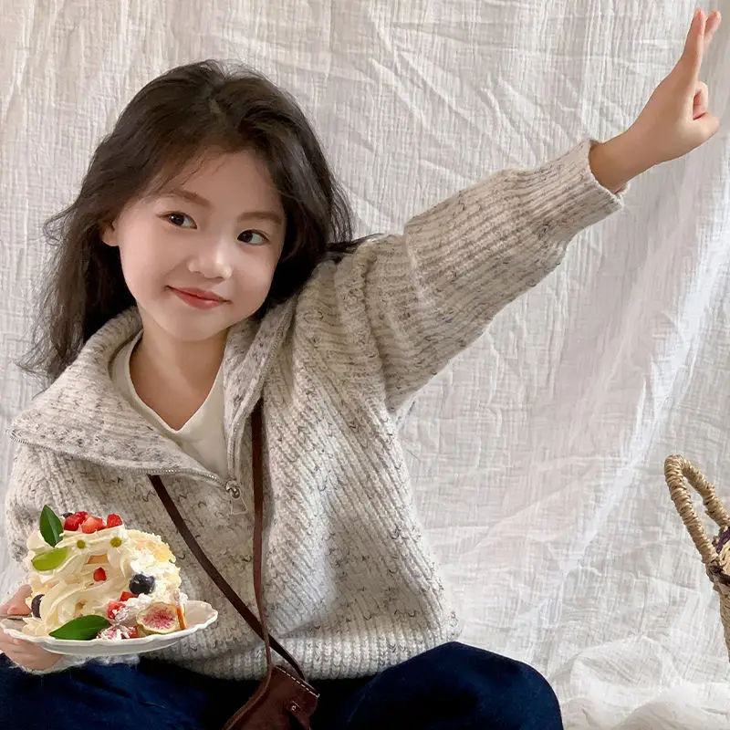 Girl Top New Autumn Winter Korean Fashion Style Sweater Baby Girl Half Zip Sweater Children Long Sleeve Coats Kids Clothes
Girl Top New Autumn Winter Korean Fashion Style Sweater Baby Girl Half Zip Sweater Children Long Sleeve Coats Kids Clothes