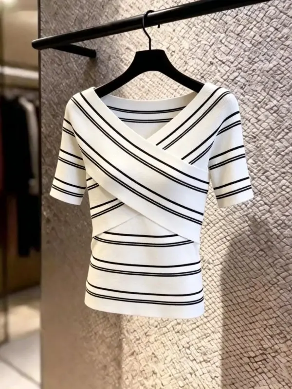 Fashionable Knitted Stripe V-Neck Short Sleeve T-Shirt Women's Slim Fit Trendy Waist-Cinching Slimming Top Casual Style
Fashionable Knitted Stripe V-Neck Short Sleeve T-Shirt Women's Slim Fit Trendy Waist-Cinching Slimming Top Casual Style