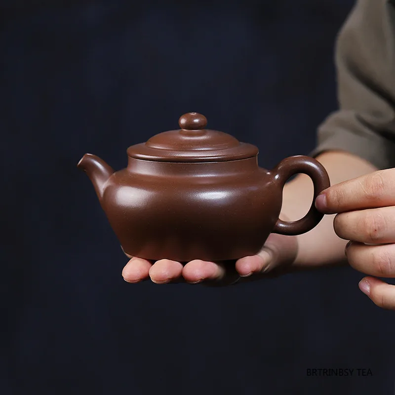 240ml Chinese Yixing Purple Clay Teapot Beauty Tea Infuser Kettle Tradition Household Tea Pot Handmade Zisha Tea Set Teaware
240ml Chinese Yixing Purple Clay Teapot Beauty Tea Infuser Kettle Tradition Household Tea Pot Handmade Zisha Tea Set Teaware