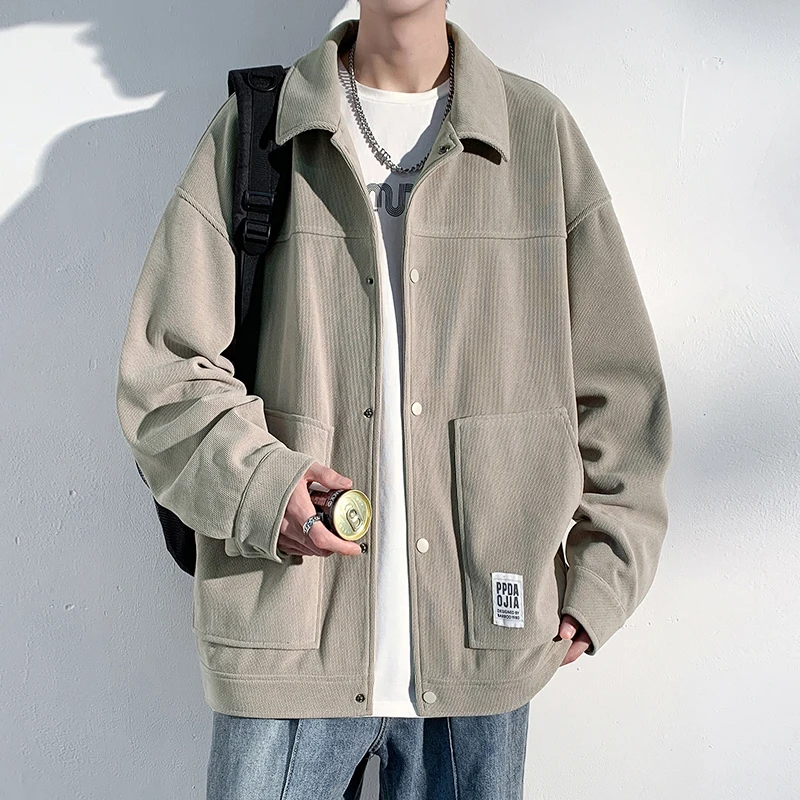 Свободная повседневная куртка для мужчин с простым воротником, однотонная, молодежная, модная верхняя одежда для подростков на весну и осень
Свободная повседневная куртка для мужчин с простым воротником, однотонная, молодежная, модная верхняя одежда для подростков на весну и осень