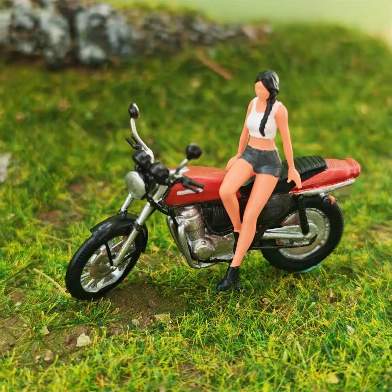 Diorama 1/64 Miniature Figure Motorcycle Girl Helmet Model Resin Minifigure Garage Scene Collection Hobby Decoration Display
Diorama 1/64 Miniature Figure Motorcycle Girl Helmet Model Resin Minifigure Garage Scene Collection Hobby Decoration Display