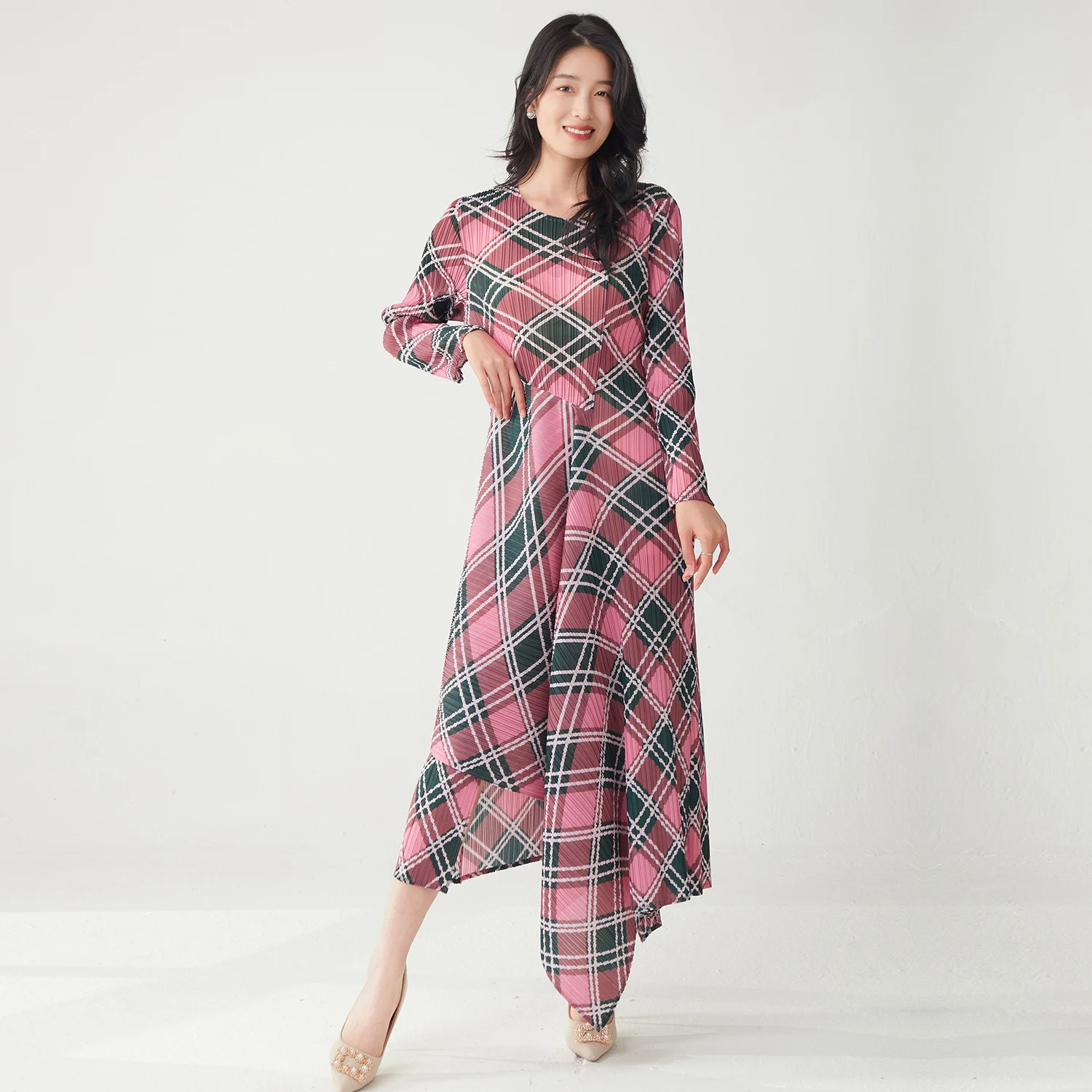 High Quality Elegance Fast Delivered Women's Pleated Dress Free Size Irregular Check Casual Dress
High Quality Elegance Fast Delivered Women's Pleated Dress Free Size Irregular Check Casual Dress