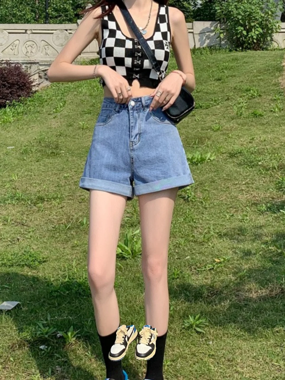 High Waist Wide Leg Short Jeans Women's Casual Loose Fit Summer Hot Pants Sexy Girl Short Length Denim Skinnies Vintage Style
High Waist Wide Leg Short Jeans Women's Casual Loose Fit Summer Hot Pants Sexy Girl Short Length Denim Skinnies Vintage Style