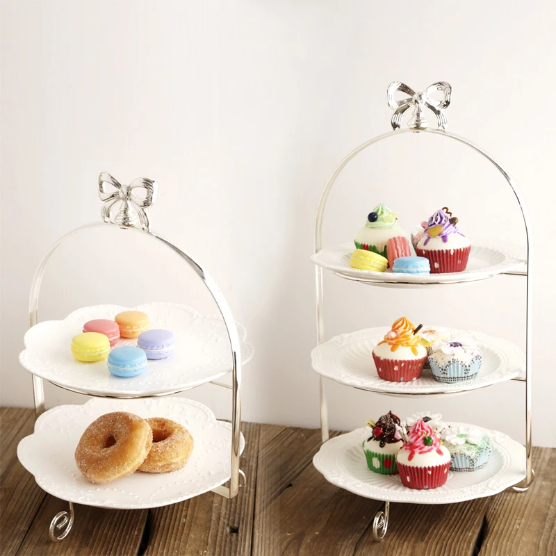 Creative Silver Three-Layer Cake Stand Afternoon Tea Tray European Style Fruit Dish Pastry Tray Dessert Plate Floral Pattern
Creative Silver Three-Layer Cake Stand Afternoon Tea Tray European Style Fruit Dish Pastry Tray Dessert Plate Floral Pattern