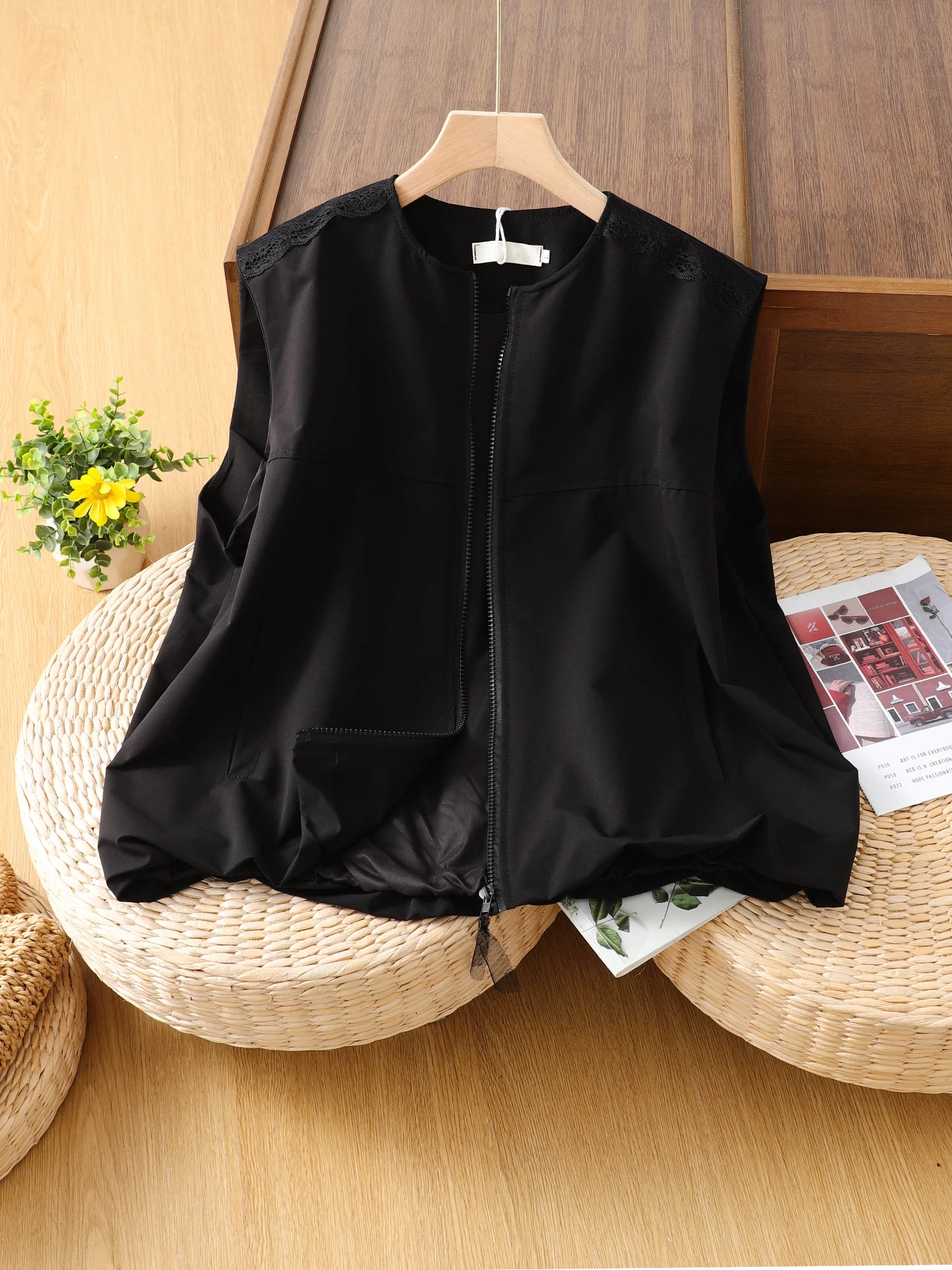 Loose Large Size Zipper Vest Top Women's Summer Faionable Versatile Casual round Ne Svel oulder Pad Vest
Loose Large Size Zipper Vest Top Women's Summer Faionable Versatile Casual round Ne Svel oulder Pad Vest