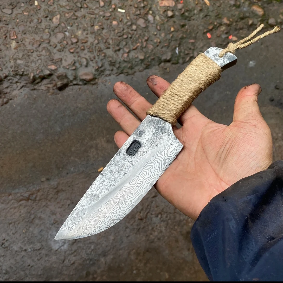 6 Inch Utility Knife Handmade Damascus Steel Blade Sharp Slicing Cleaver Barbecue All-in-one Kitchen Knife Meat Poultry Tools
6 Inch Utility Knife Handmade Damascus Steel Blade Sharp Slicing Cleaver Barbecue All-in-one Kitchen Knife Meat Poultry Tools