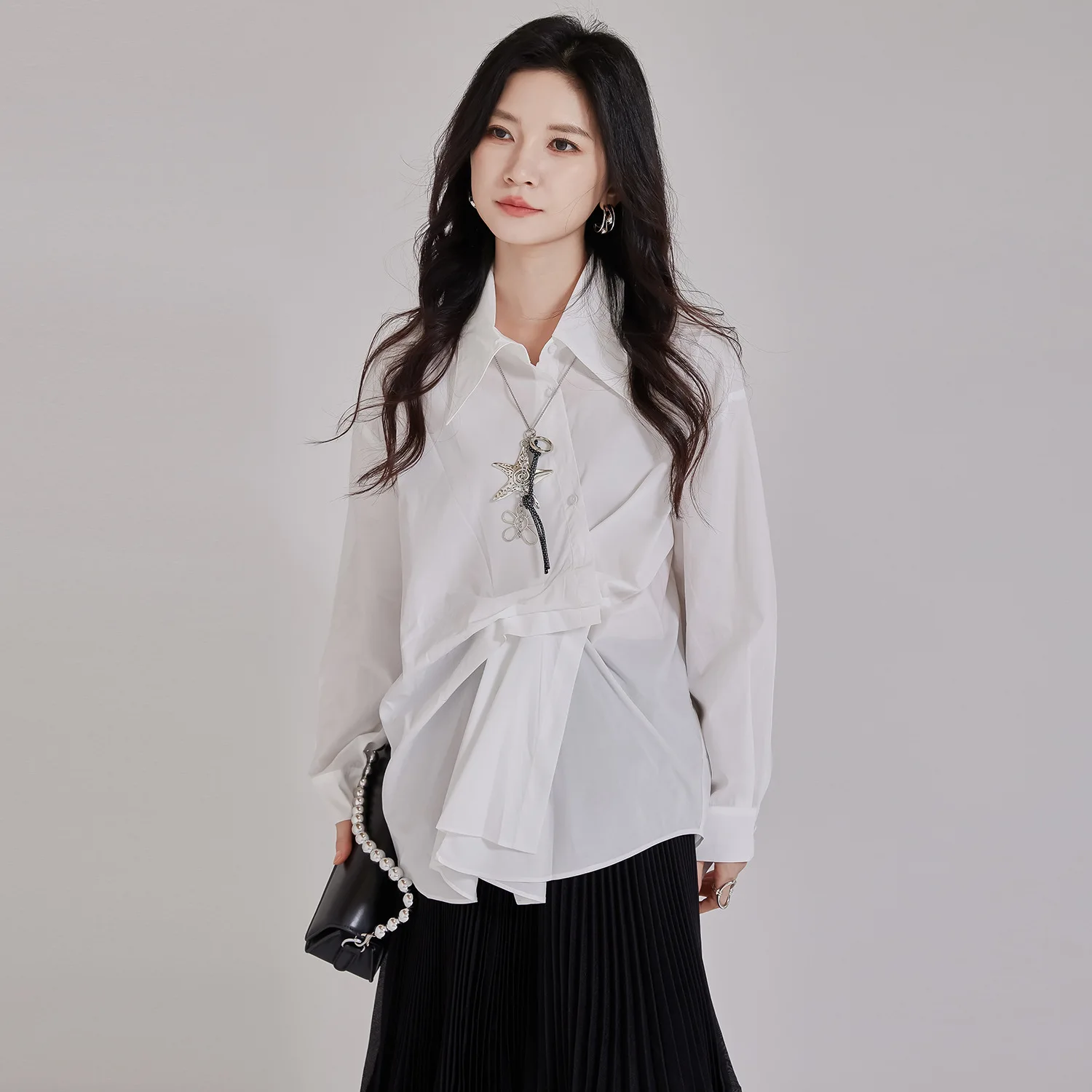 Women's Long-Sleeve Loose Irregular Pleated Shirt with Collar Casual Elegant Fit for Office And Daily Wear
Women's Long-Sleeve Loose Irregular Pleated Shirt with Collar Casual Elegant Fit for Office And Daily Wear
