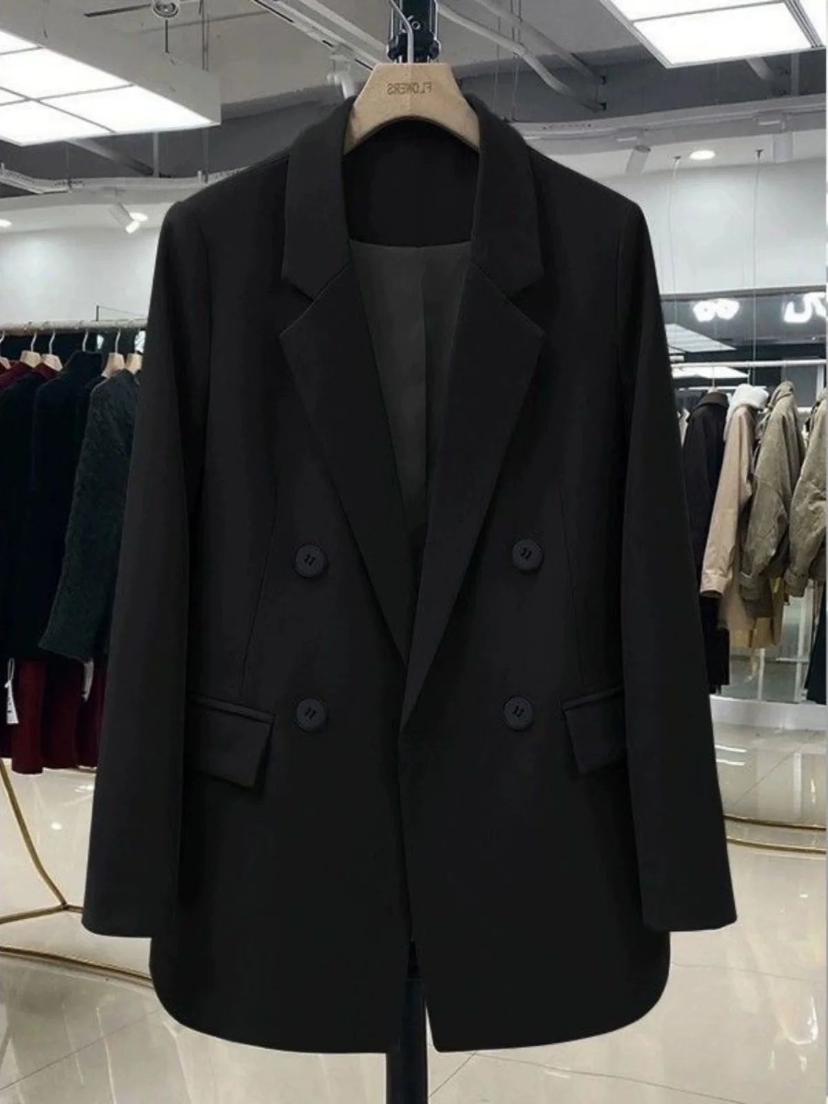 plus Size Black Suit Jacket for Women Loose Fit Versatile Autumn Style High Waist Korean Version Long Sleeve Button up Coat
plus Size Black Suit Jacket for Women Loose Fit Versatile Autumn Style High Waist Korean Version Long Sleeve Button up Coat