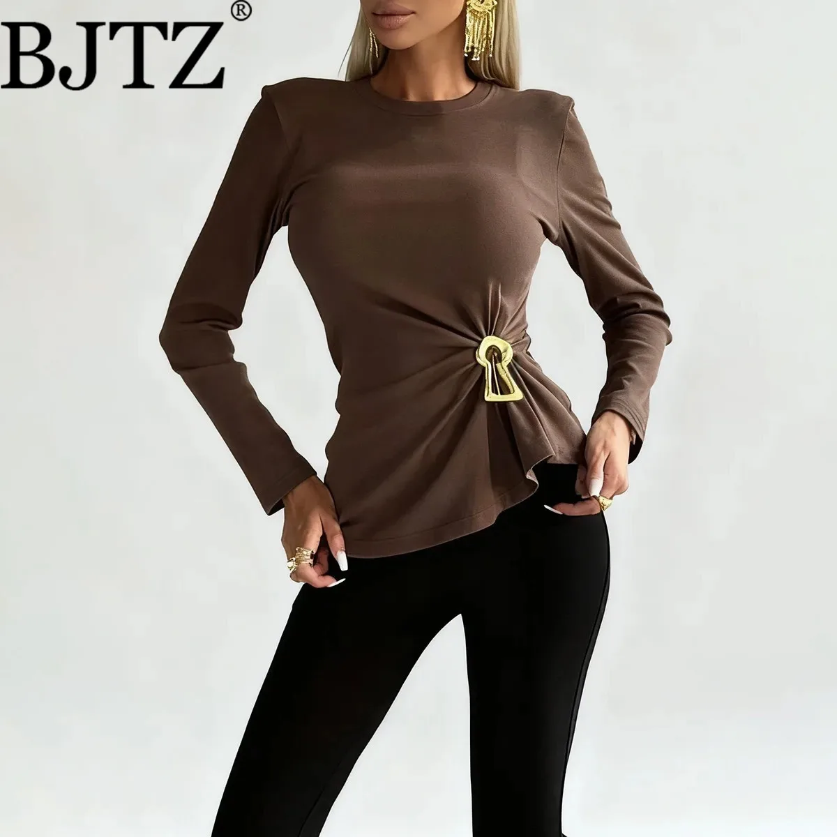 BJTZ Women’s French Vintage Designer Blouse Long Sleeve Round Neck With Metal Buttons Pleated Waist Spring Autumn Fashion 2026
BJTZ Women’s French Vintage Designer Blouse Long Sleeve Round Neck With Metal Buttons Pleated Waist Spring Autumn Fashion 2026