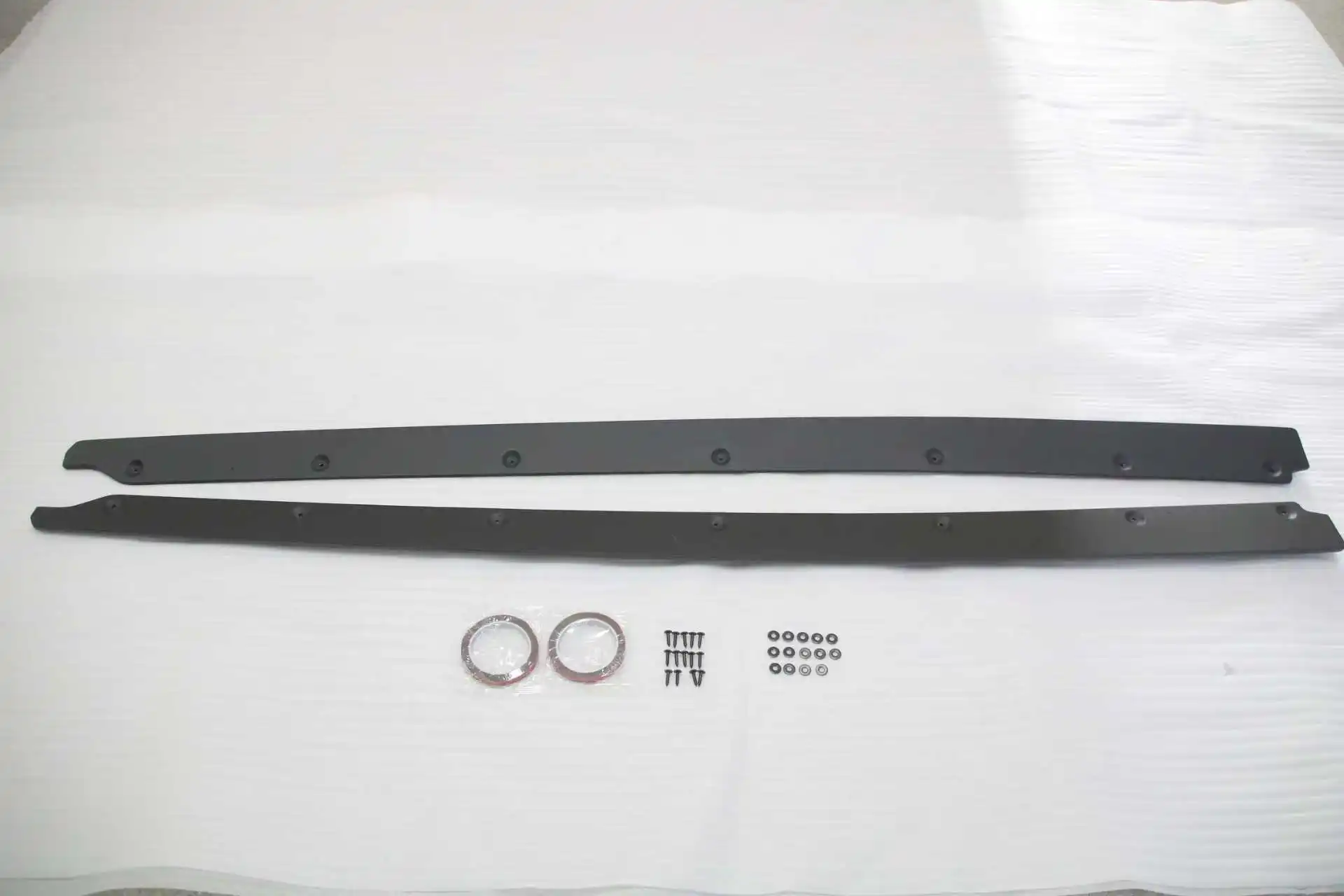 Carbon Fiber Body Kit Side Skirt – For R8 1st Gen 2008-2015 (High-Strength, Exact Match Supercar Upgrade)
Carbon Fiber Body Kit Side Skirt – For R8 1st Gen 2008-2015 (High-Strength, Exact Match Supercar Upgrade)