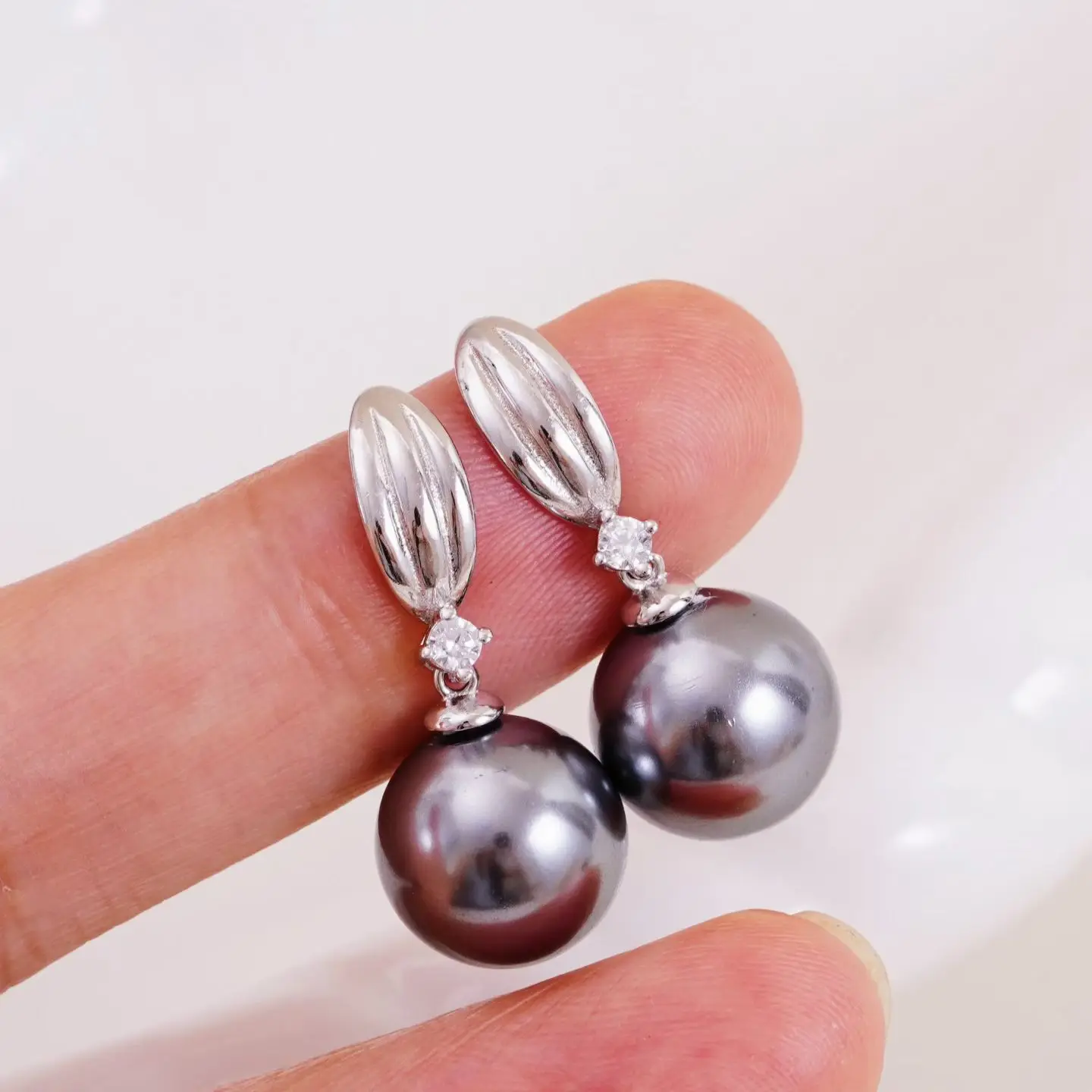 Wholesale S925 Sterling Silver Earrings Base Findings Mountings Jewelry Mounts Fittings Accessories for 11-12mm Pearls
Wholesale S925 Sterling Silver Earrings Base Findings Mountings Jewelry Mounts Fittings Accessories for 11-12mm Pearls