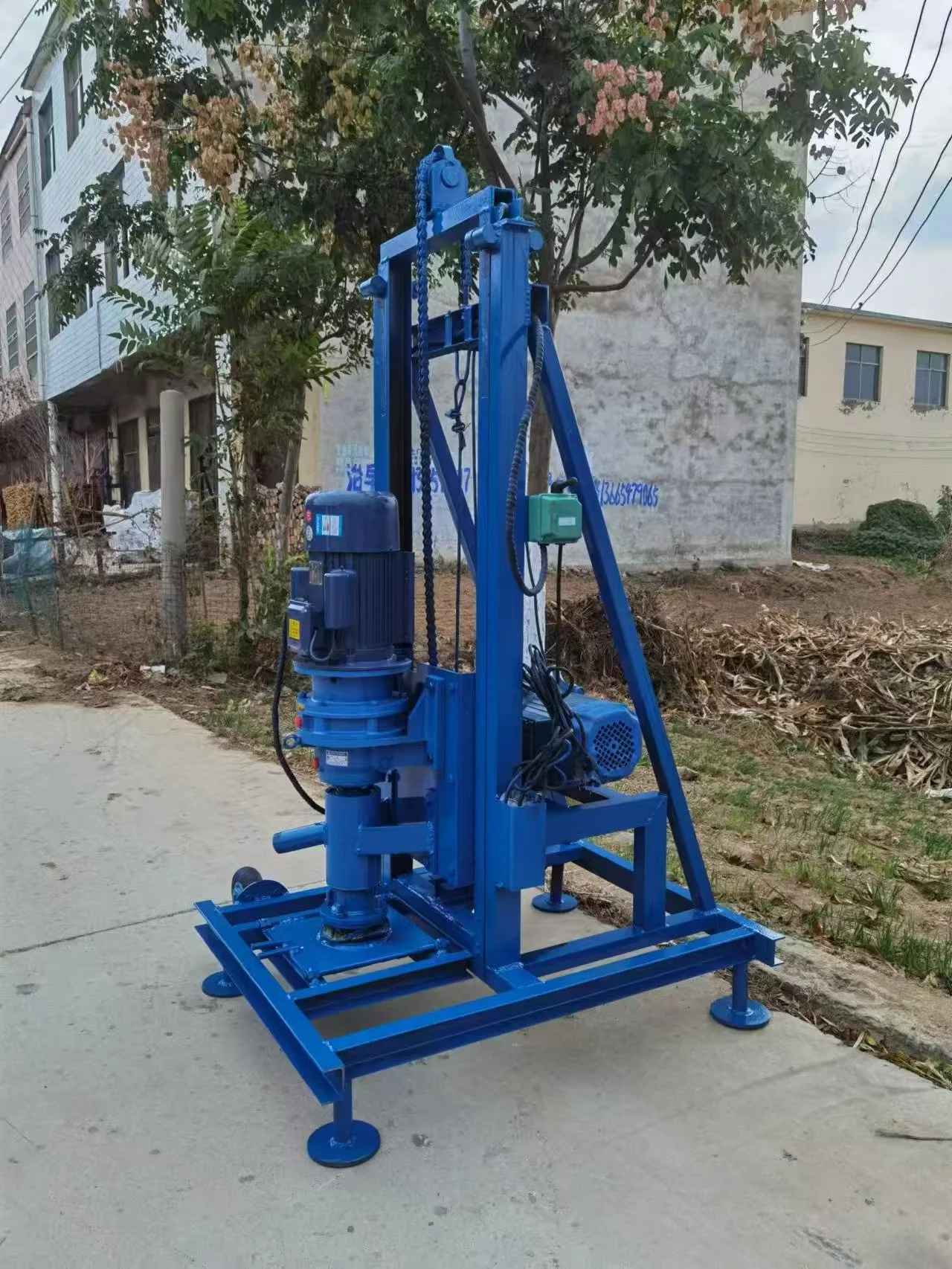 Small electric deep-water well drilling rig, suitable for farmland irrigation, planting and breeding
Small electric deep-water well drilling rig, suitable for farmland irrigation, planting and breeding