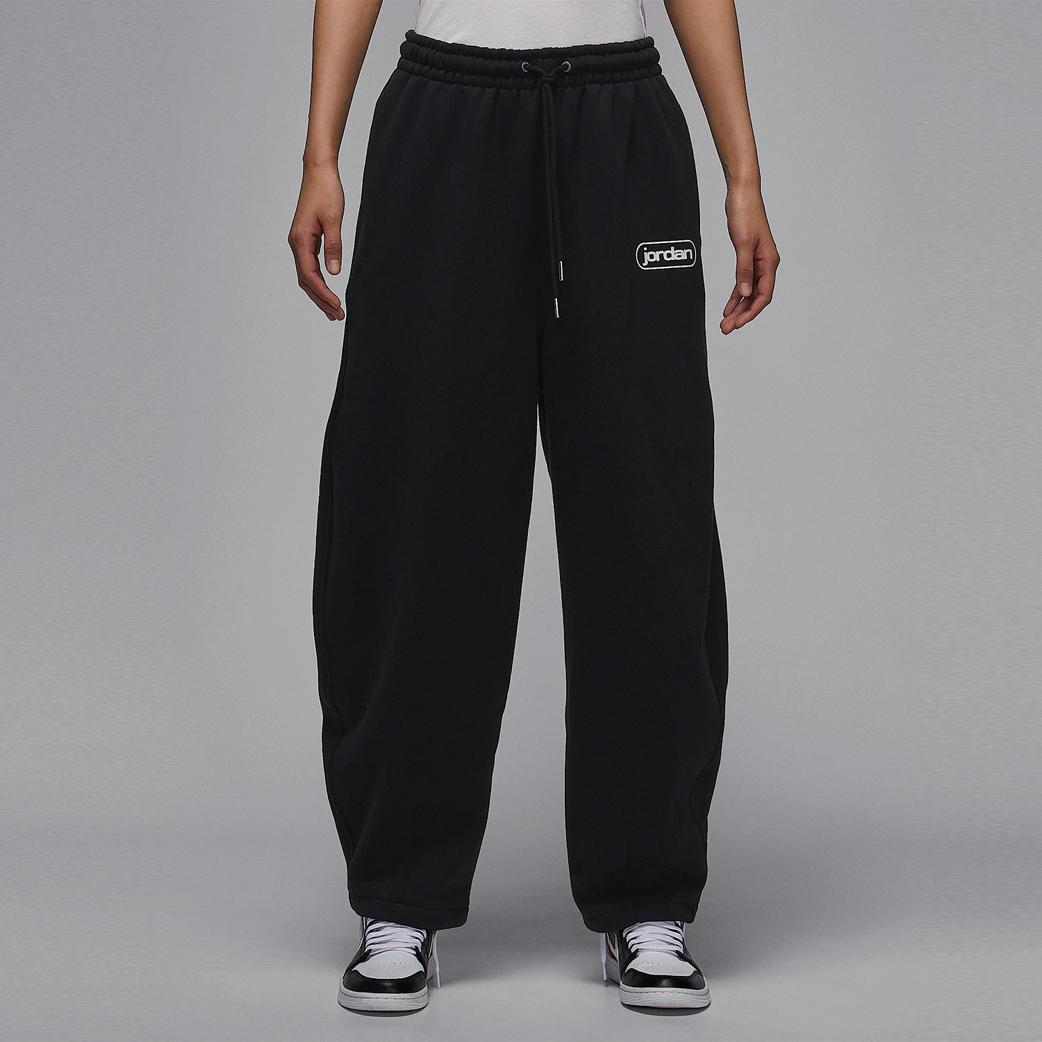 Nike genuine JORDAN women's sports embroidery loose casual pants IF1002-010
Nike genuine JORDAN women's sports embroidery loose casual pants IF1002-010