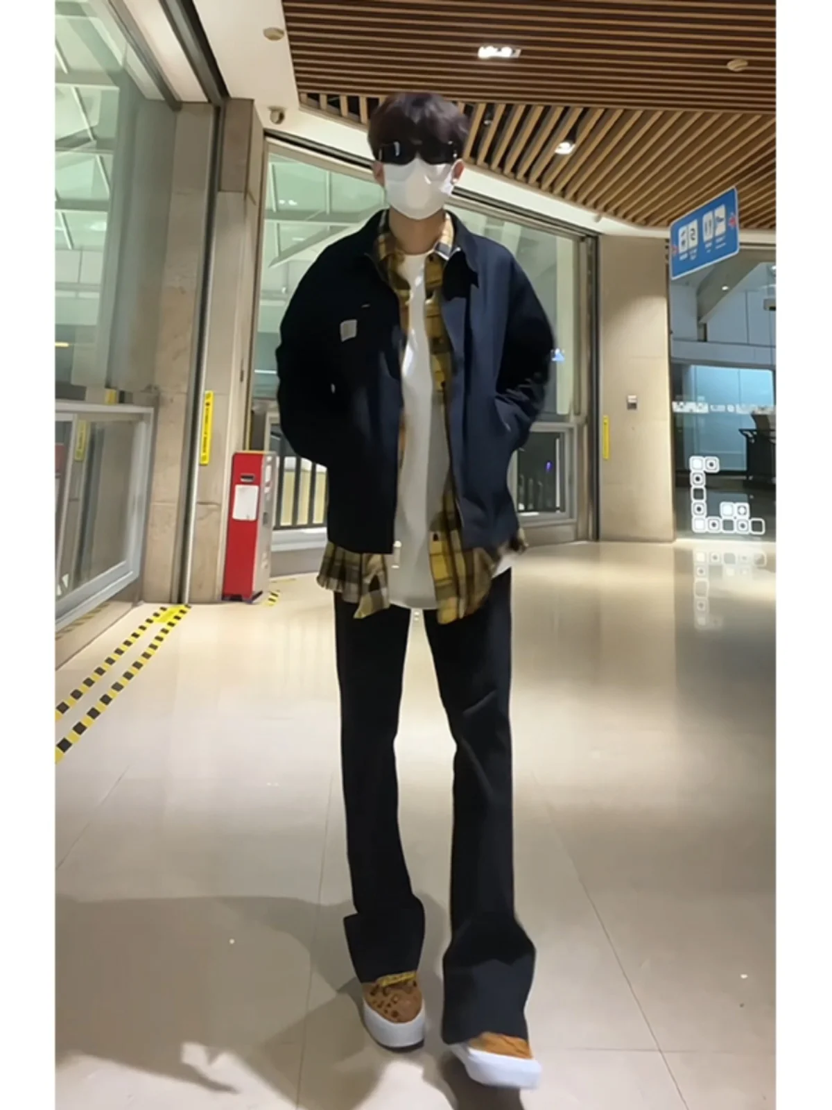 Мужские джинсы American High Street Vibe, прямые, расклешенные, для школы, CleanFit, длинные, молодежные, модные
Мужские джинсы American High Street Vibe, прямые, расклешенные, для школы, CleanFit, длинные, молодежные, модные