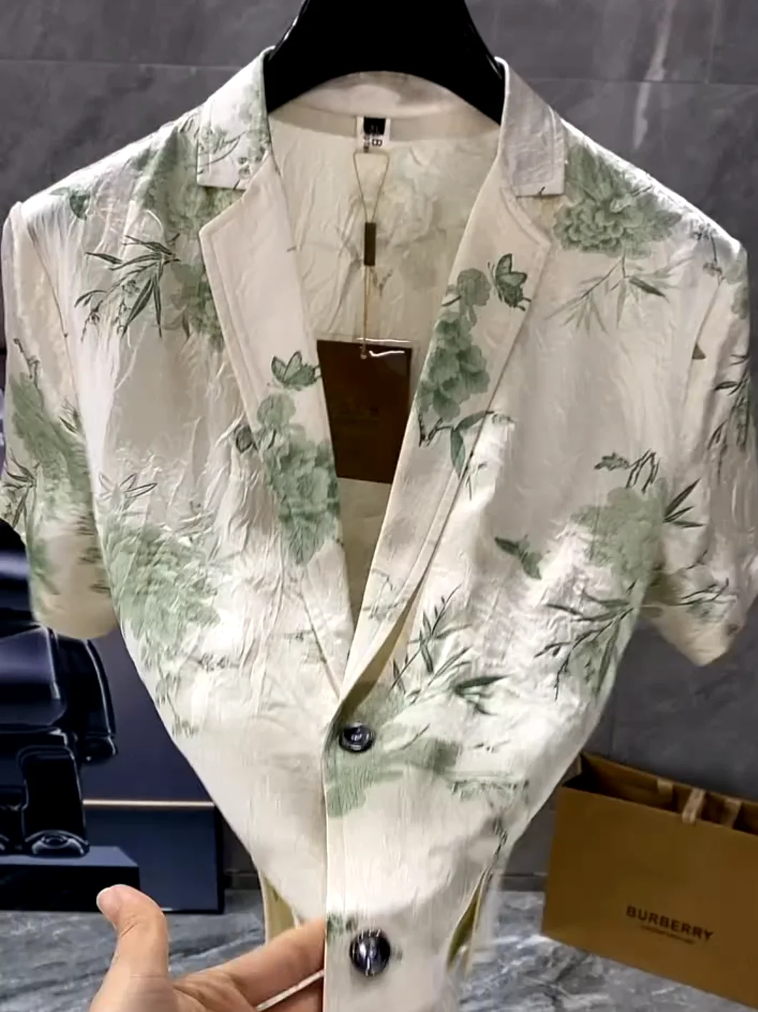 Summer Acetate Skin-friendly Thin Fabric ort Sve Faion Casual Personali Trendy Lightweight Versatile High-end Sensat...
Summer Acetate Skin-friendly Thin Fabric ort Sve Faion Casual Personali Trendy Lightweight Versatile High-end Sensat...