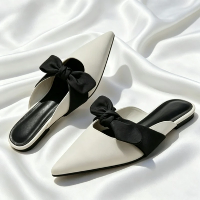 Cute Butterfly Detail Women's Slippers Luxury Pointed Toe Mules Sandals for Ladies Comfortable Anti-slip Soft-soled Summer Shoe
Cute Butterfly Detail Women's Slippers Luxury Pointed Toe Mules Sandals for Ladies Comfortable Anti-slip Soft-soled Summer Shoe