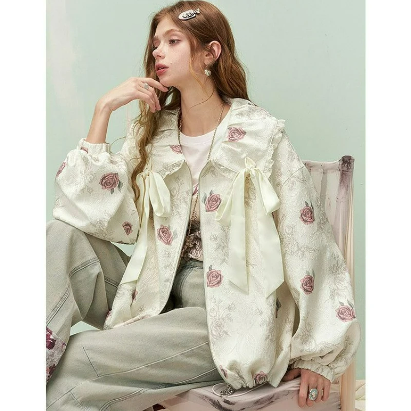 Printed Rose Lace Patchwork Satin Short Jacket for Women New Spring 2026 Fashion Heavy Industry High-end Look Casual Loose Coat
Printed Rose Lace Patchwork Satin Short Jacket for Women New Spring 2026 Fashion Heavy Industry High-end Look Casual Loose Coat