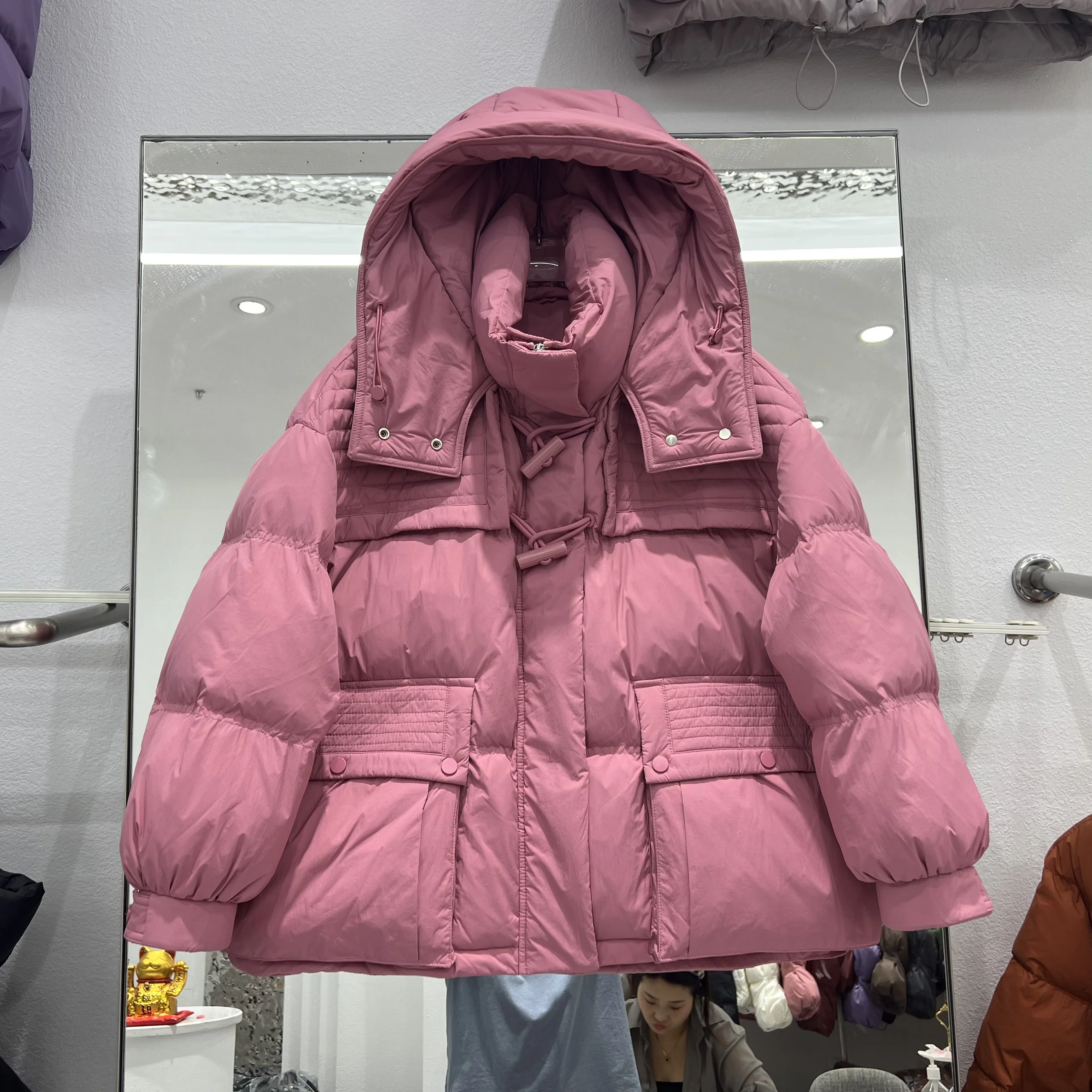 Winter New Down Jacket Women's Hooded Stand Collar Thickened Cow Horn Button Long Sleeve Casual Warm White Duck Down Coat L358
Winter New Down Jacket Women's Hooded Stand Collar Thickened Cow Horn Button Long Sleeve Casual Warm White Duck Down Coat L358