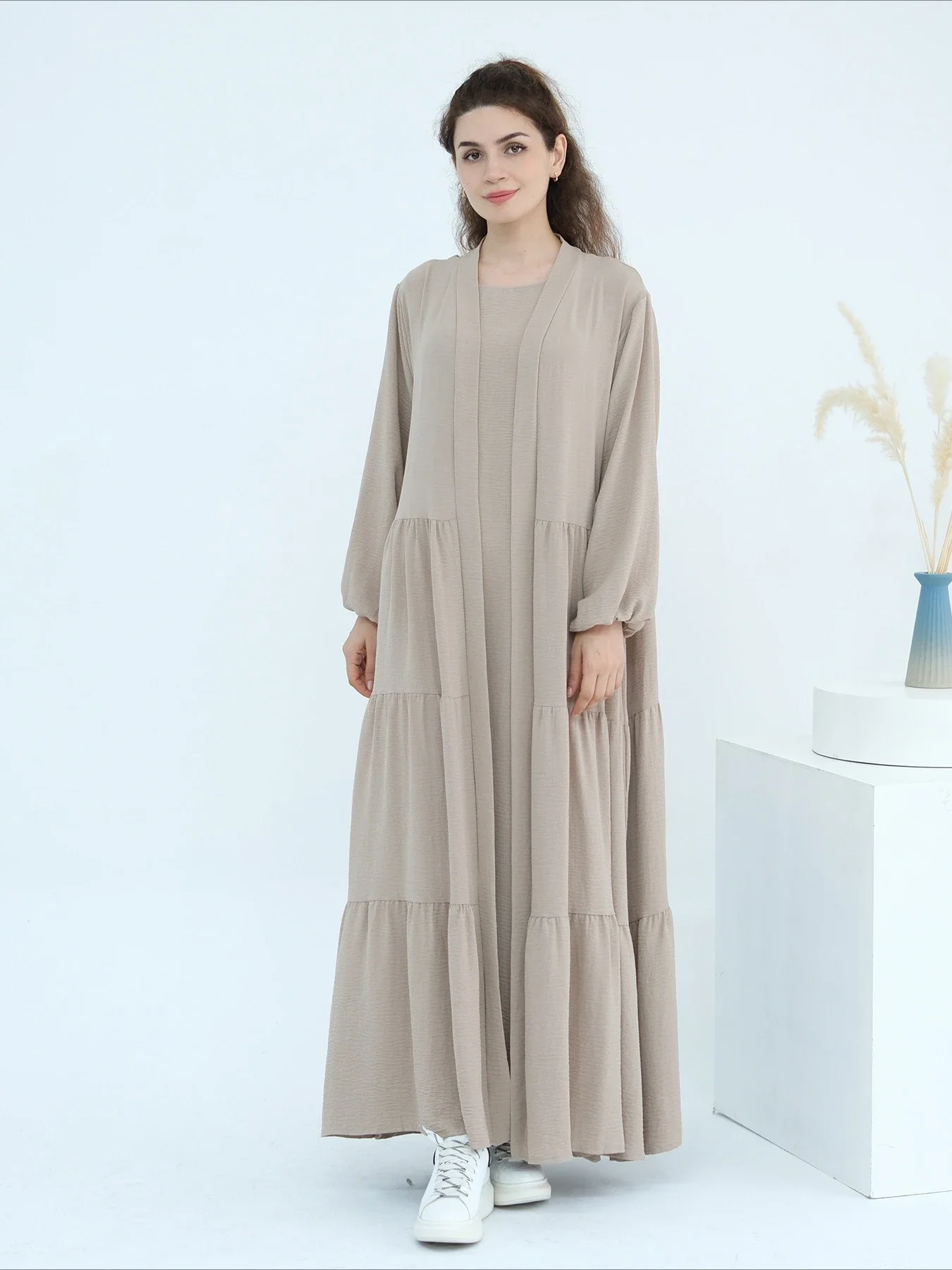 Ид женское платье Абая мусульманский комплект из 2 предметов на шнуровке Vestidos Largos вечерние кафтан Джалабия платья Рамадана кафтан длинный халат 2026
Ид женское платье Абая мусульманский комплект из 2 предметов на шнуровке Vestidos Largos вечерние кафтан Джалабия платья Рамадана кафтан длинный халат 2026