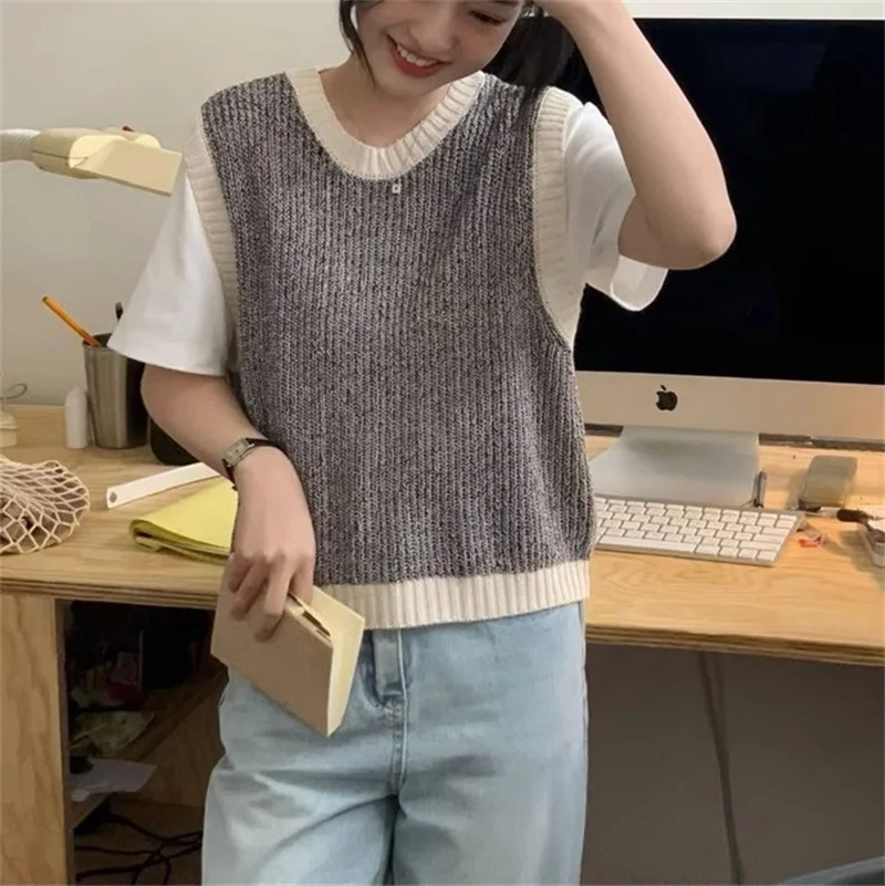 2024 Spring Fall Knit Vest Soft O-neck Pullovers Solid Sweater Basic Woman Knitwears Top Korean Sleeveless Fashion Wears R235
2024 Spring Fall Knit Vest Soft O-neck Pullovers Solid Sweater Basic Woman Knitwears Top Korean Sleeveless Fashion Wears R235