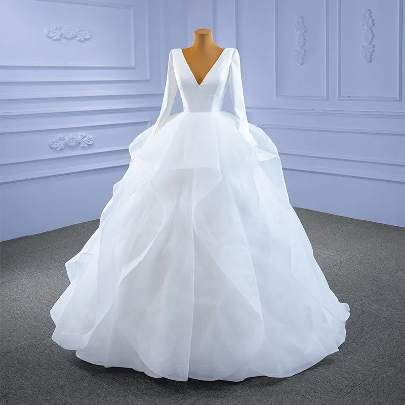 Elegant A-line long sleeve satin V-neck custom wedding dress for Princess Bohemian Beach wedding bride Vestidos de novia
Elegant A-line long sleeve satin V-neck custom wedding dress for Princess Bohemian Beach wedding bride Vestidos de novia