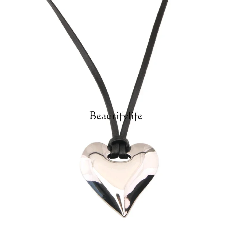 Knitted rope strap metal love long retro peach heart sweater chain accessories
Knitted rope strap metal love long retro peach heart sweater chain accessories
