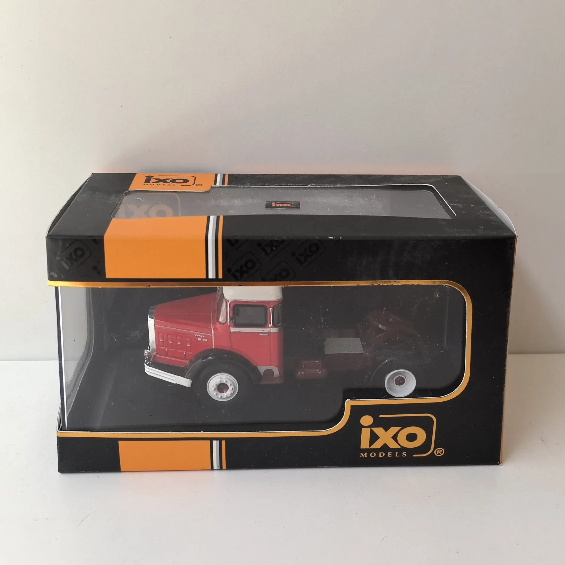 Diecast IXO 1/43 Scale BERNARD 150 MB 1951 Trailer Truck X3 Alloy Car Model
Diecast IXO 1/43 Scale BERNARD 150 MB 1951 Trailer Truck X3 Alloy Car Model