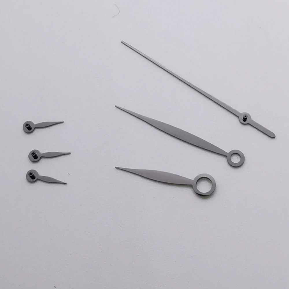 Серебристо-черные стрелки из розового золота подходят для механизма ST1655 с циферблатом 36,5 мм
Серебристо-черные стрелки из розового золота подходят для механизма ST1655 с циферблатом 36,5 мм