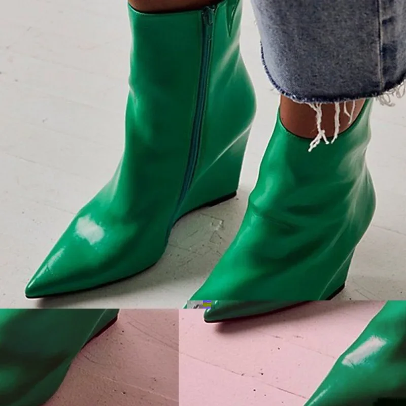 Shinny Green Leather Pointed Toe Wedge Boots Height Increasing Wedged Heels Women Short Booties Zipper Fashion Runway Shoes
Shinny Green Leather Pointed Toe Wedge Boots Height Increasing Wedged Heels Women Short Booties Zipper Fashion Runway Shoes