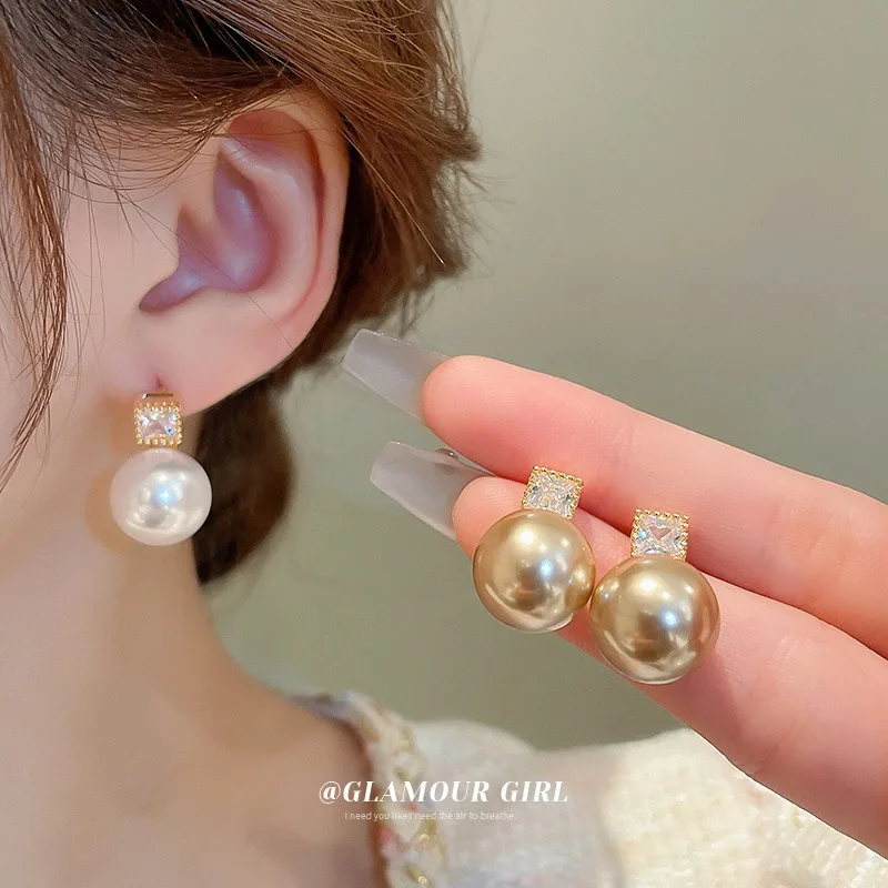 Elegant Fashion Imitation Pearl Rhinestone Drop Earrings for Women Temperament Ear Accessories Statement Jewelry pendientes
Elegant Fashion Imitation Pearl Rhinestone Drop Earrings for Women Temperament Ear Accessories Statement Jewelry pendientes