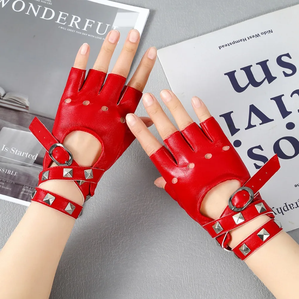 Fashion Accessory Rive Half Finger Gloves PU Material Long Belt Adjustable Cycling Gloves Hollow Out Motorcycle Gloves Street
Fashion Accessory Rive Half Finger Gloves PU Material Long Belt Adjustable Cycling Gloves Hollow Out Motorcycle Gloves Street