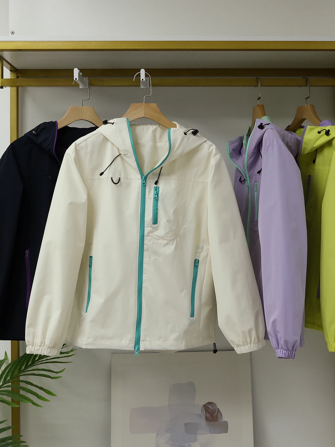 Outdoor Waterproof Lightweight Breathable Casual Hooded Sun Protection Jaet Zipper Color Blo Men's And Women's Coat
Outdoor Waterproof Lightweight Breathable Casual Hooded Sun Protection Jaet Zipper Color Blo Men's And Women's Coat