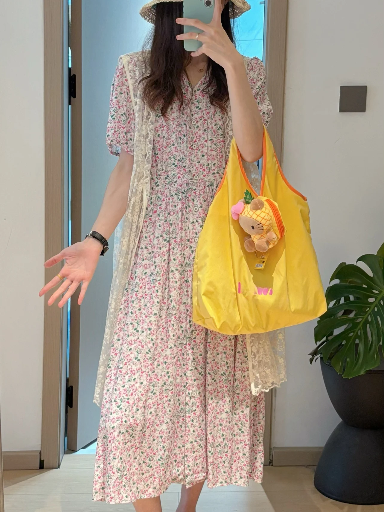 Spring New Sweet Floral Print Dress High Waist Bubble Sleeve A-Line Skirt Short Sleeve V-Neck Single Button Casual Dress
Spring New Sweet Floral Print Dress High Waist Bubble Sleeve A-Line Skirt Short Sleeve V-Neck Single Button Casual Dress
