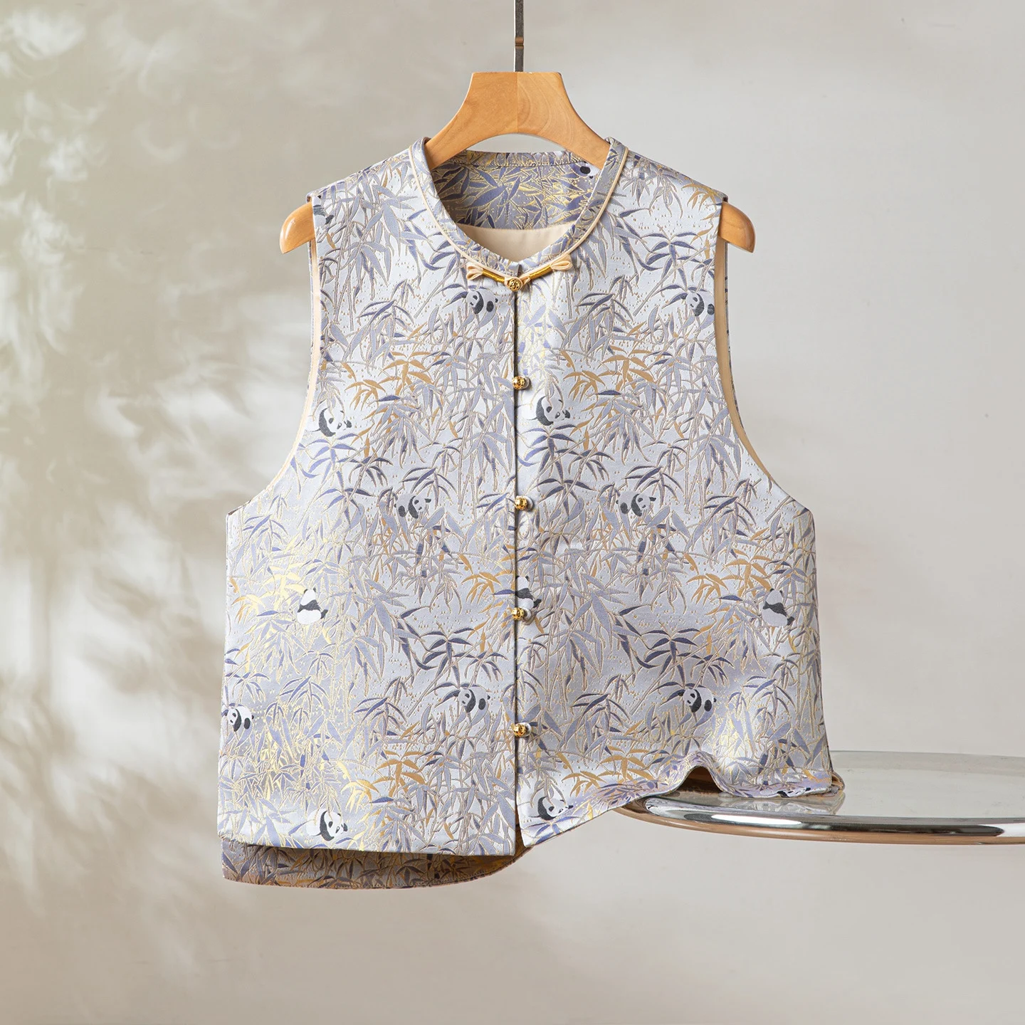 Silk Panda Holding Bamboo Vest round Ne Women's Sle Traditional Chinese National Faion Outerwear Top
Silk Panda Holding Bamboo Vest round Ne Women's Sle Traditional Chinese National Faion Outerwear Top