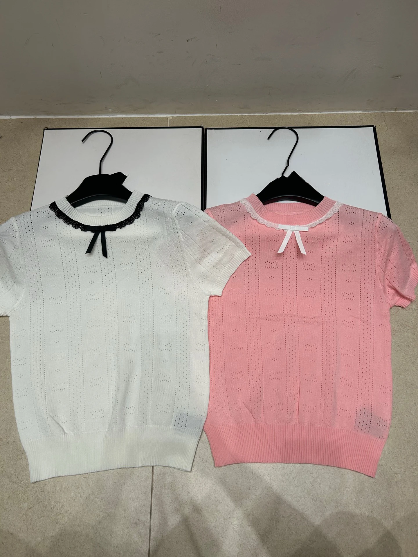 VIBE Sweet Style Knot Neck Hollow out Knitted Top Women's Short Sleeve Design Sensation Elegant Fashion Summer Wear
VIBE Sweet Style Knot Neck Hollow out Knitted Top Women's Short Sleeve Design Sensation Elegant Fashion Summer Wear