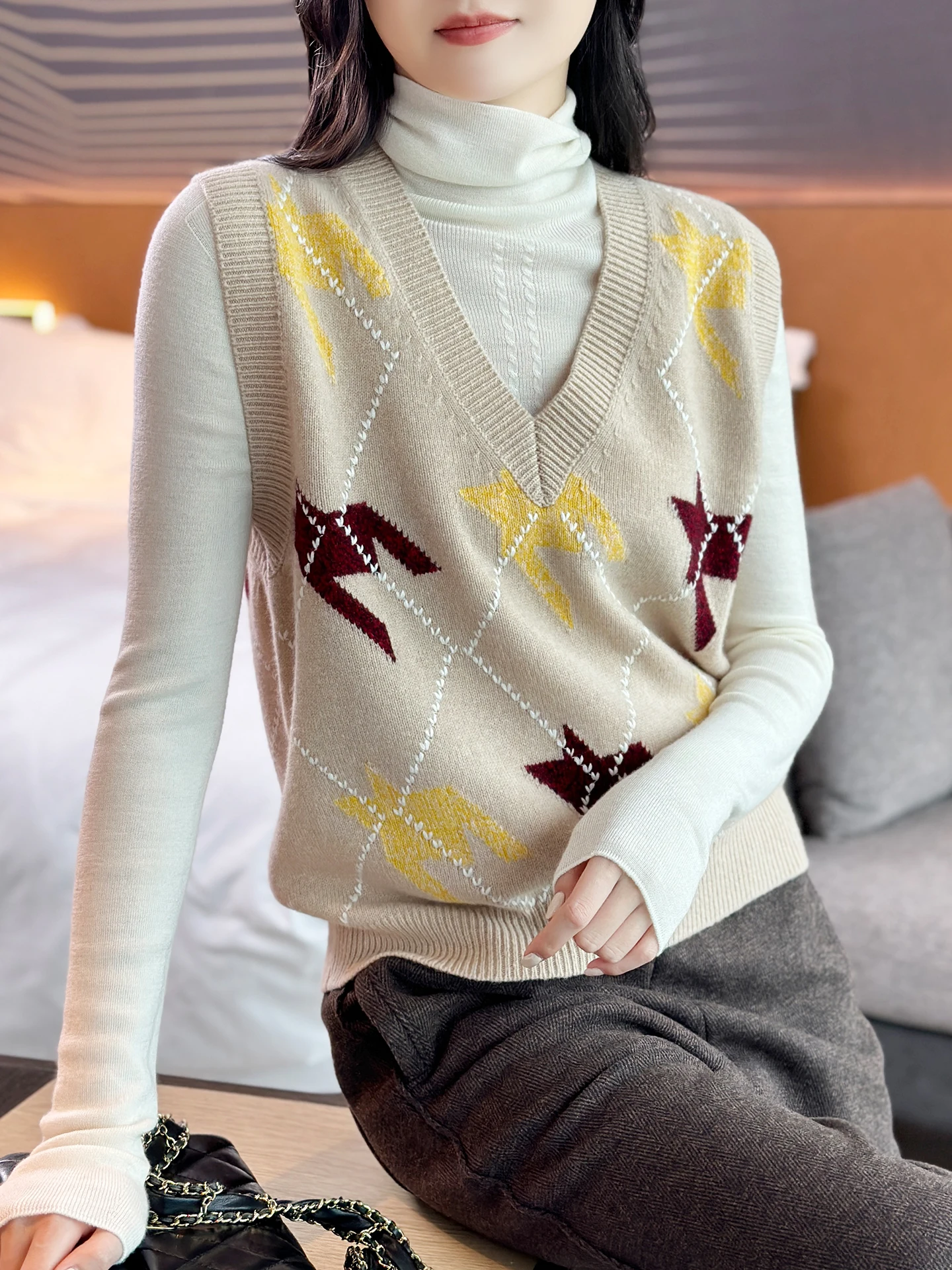 Женский вязаный жилет Zuozhujia ERV с вышивкой, 100% шерсть, с цветочным узором, повседневный, модный, теплый зимний топ
Женский вязаный жилет Zuozhujia ERV с вышивкой, 100% шерсть, с цветочным узором, повседневный, модный, теплый зимний топ